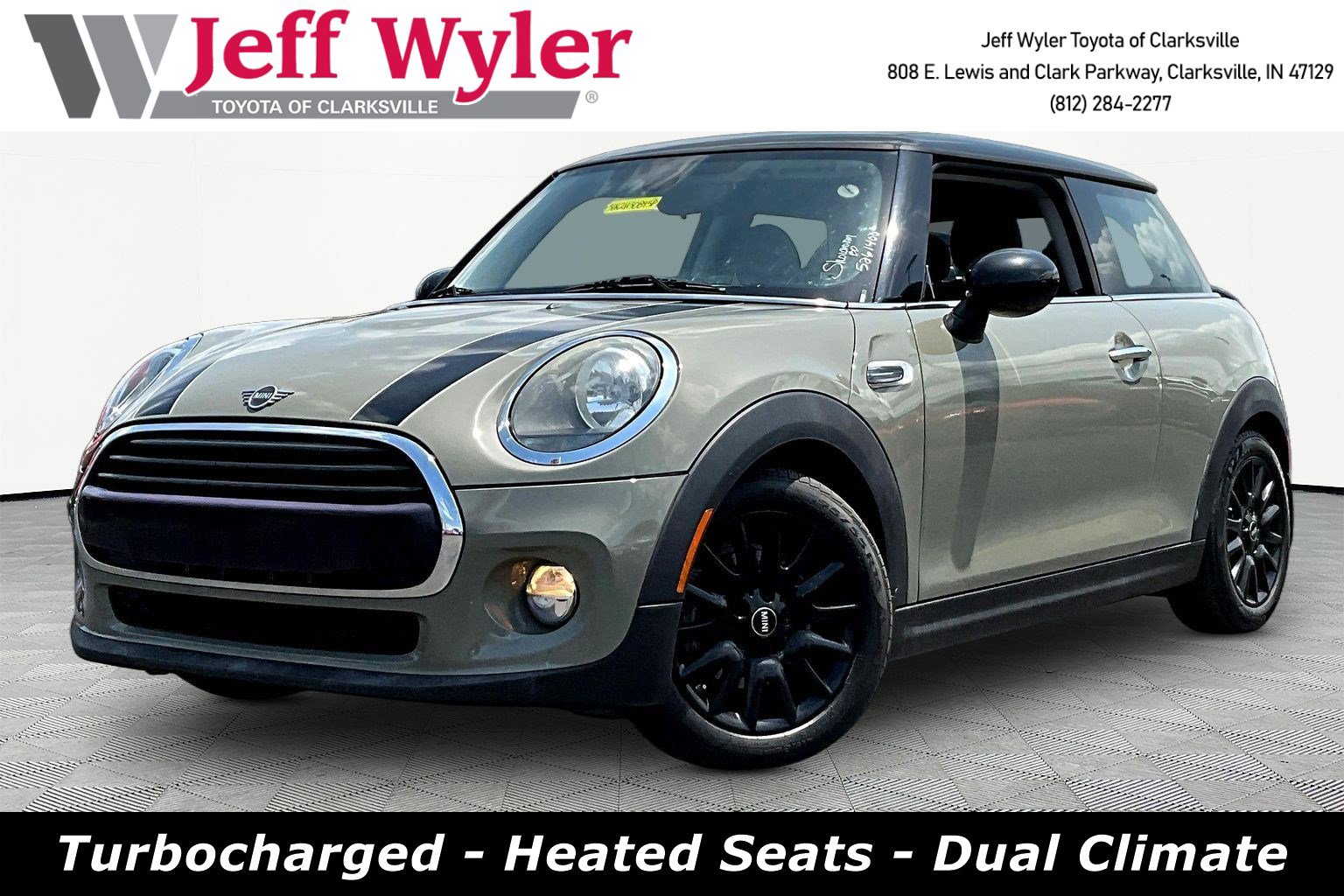 2019 MINI Hardtop Cooper Signature's photo