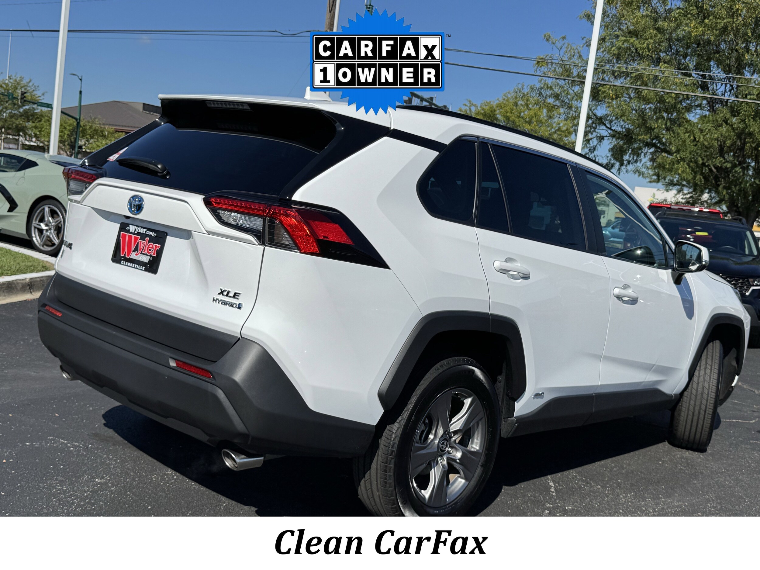 2024 Toyota RAV4 Hybrid XLE photo 2