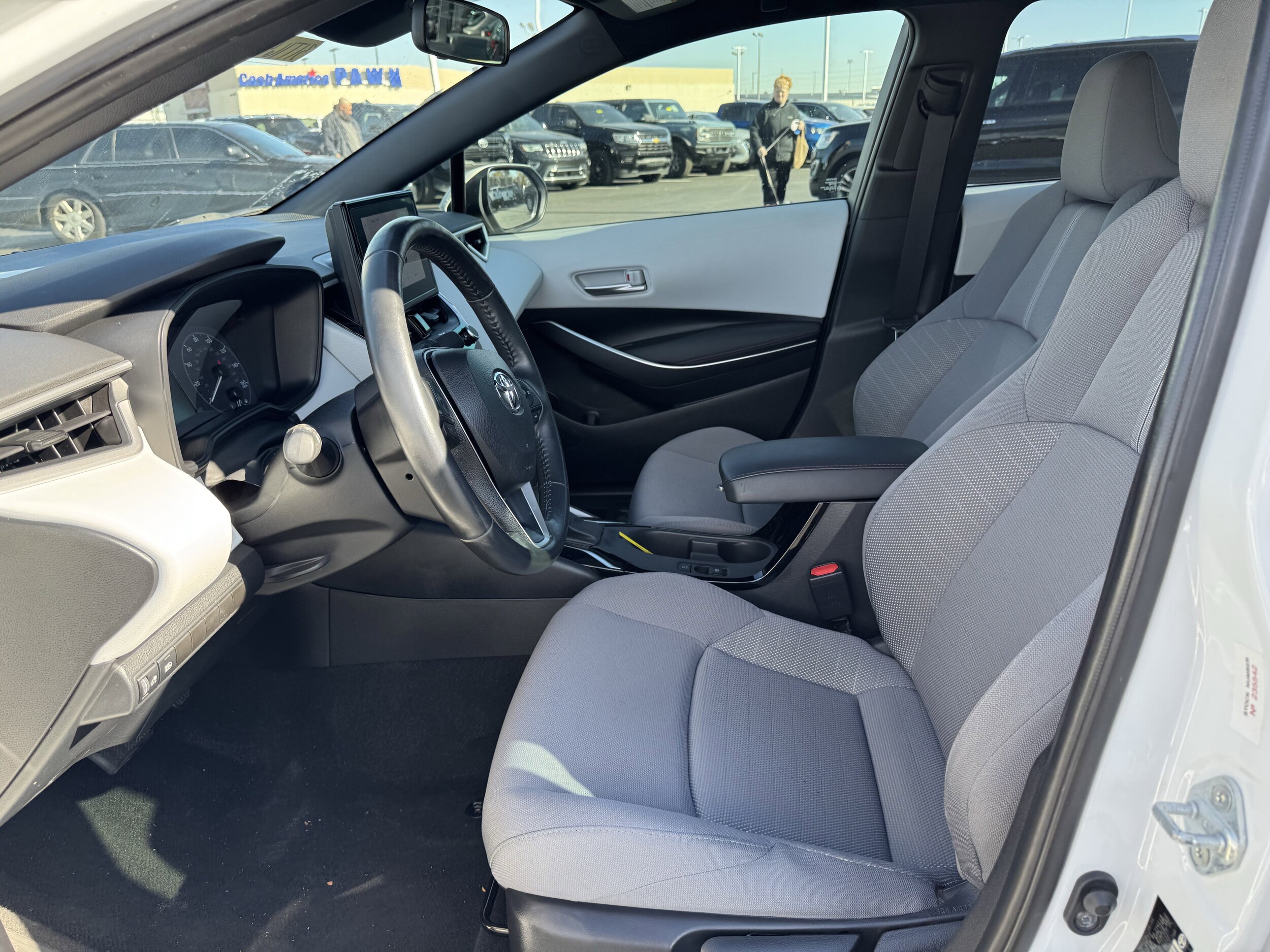 2023 Toyota Corolla SE photo 4