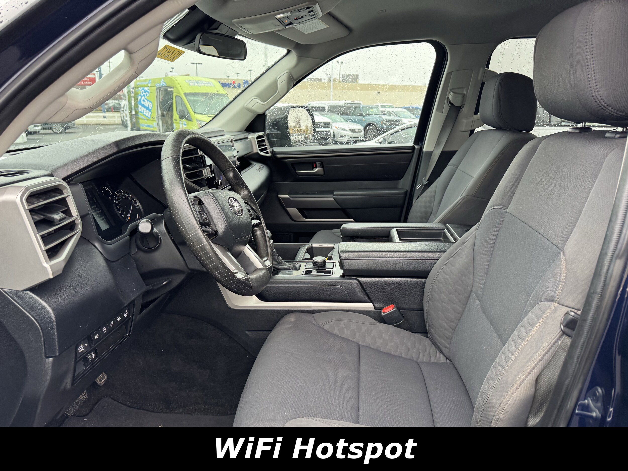 2022 Toyota Tundra SR5 CrewMax photo 3