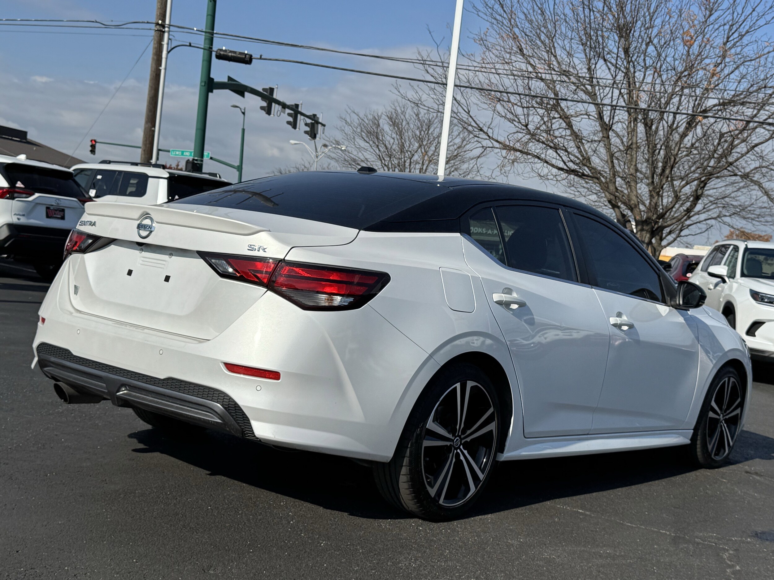 2022 Nissan Sentra SR photo 2