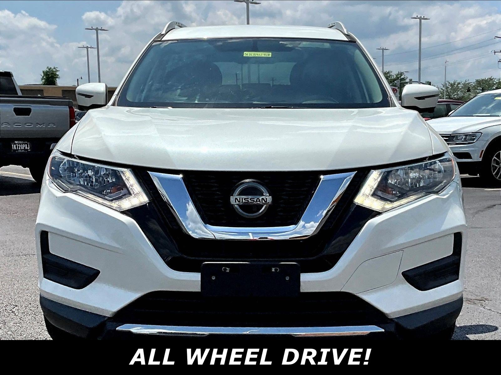 Used 2018 Nissan Rogue SV with VIN 5N1AT2MV1JC841298 for sale in Clarksville, IN