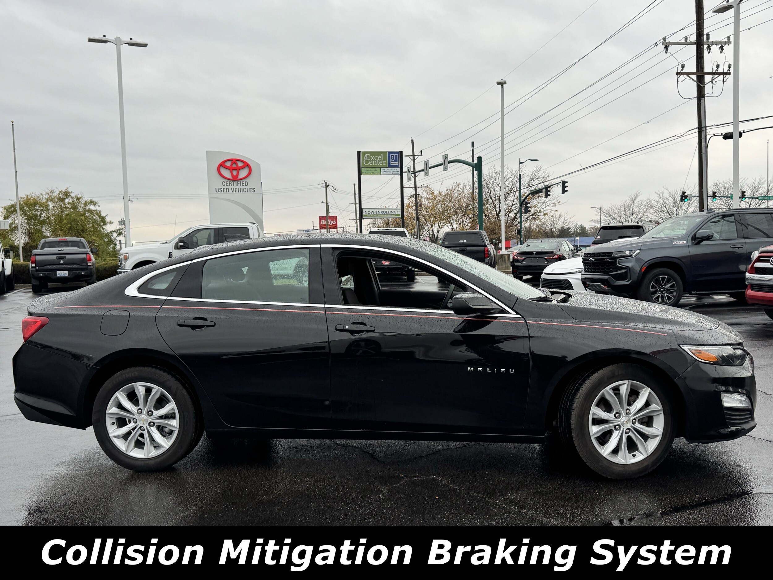 2023 Chevrolet Malibu 1LT photo 2