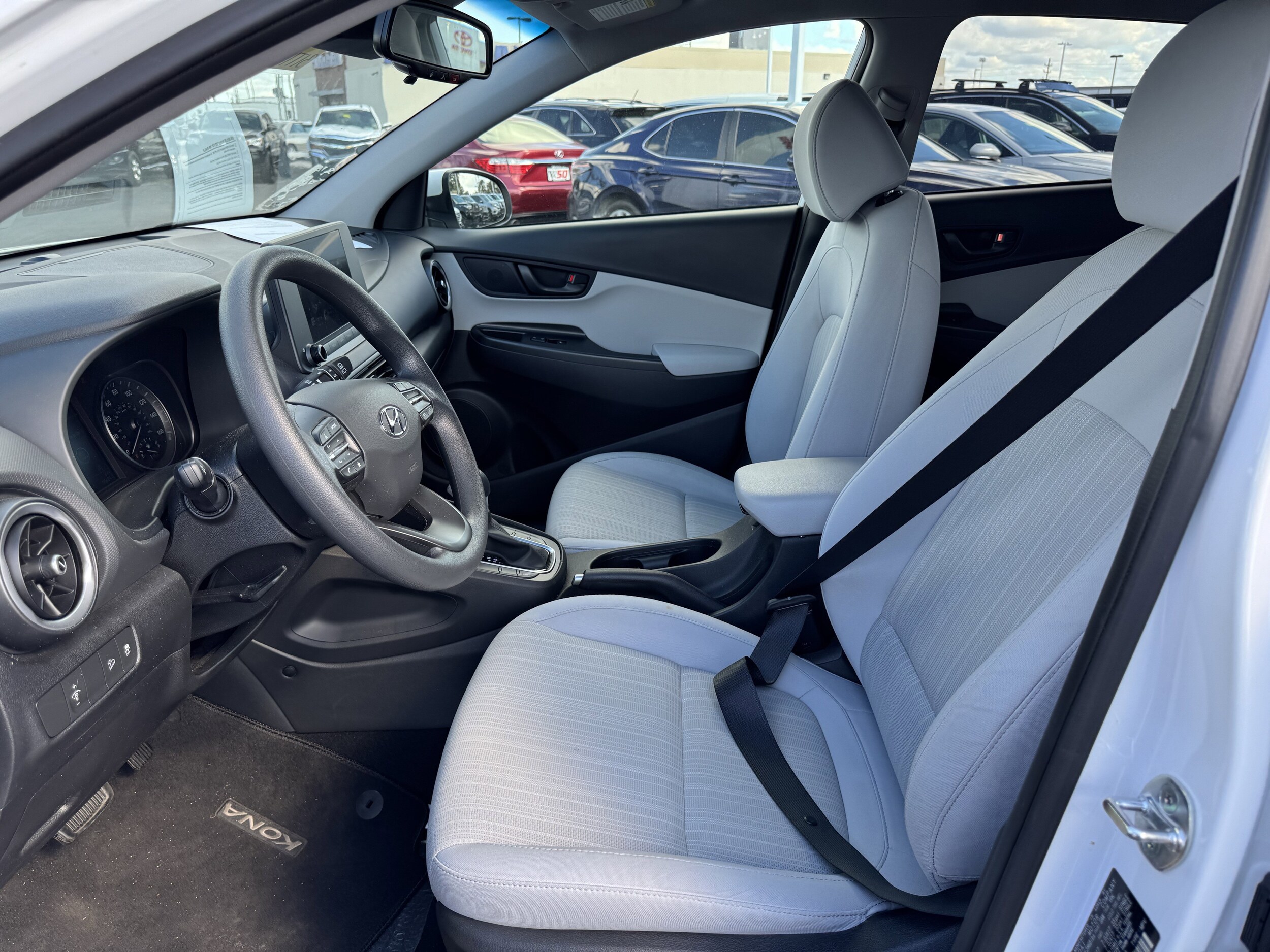2023 Hyundai Kona SEL photo 4