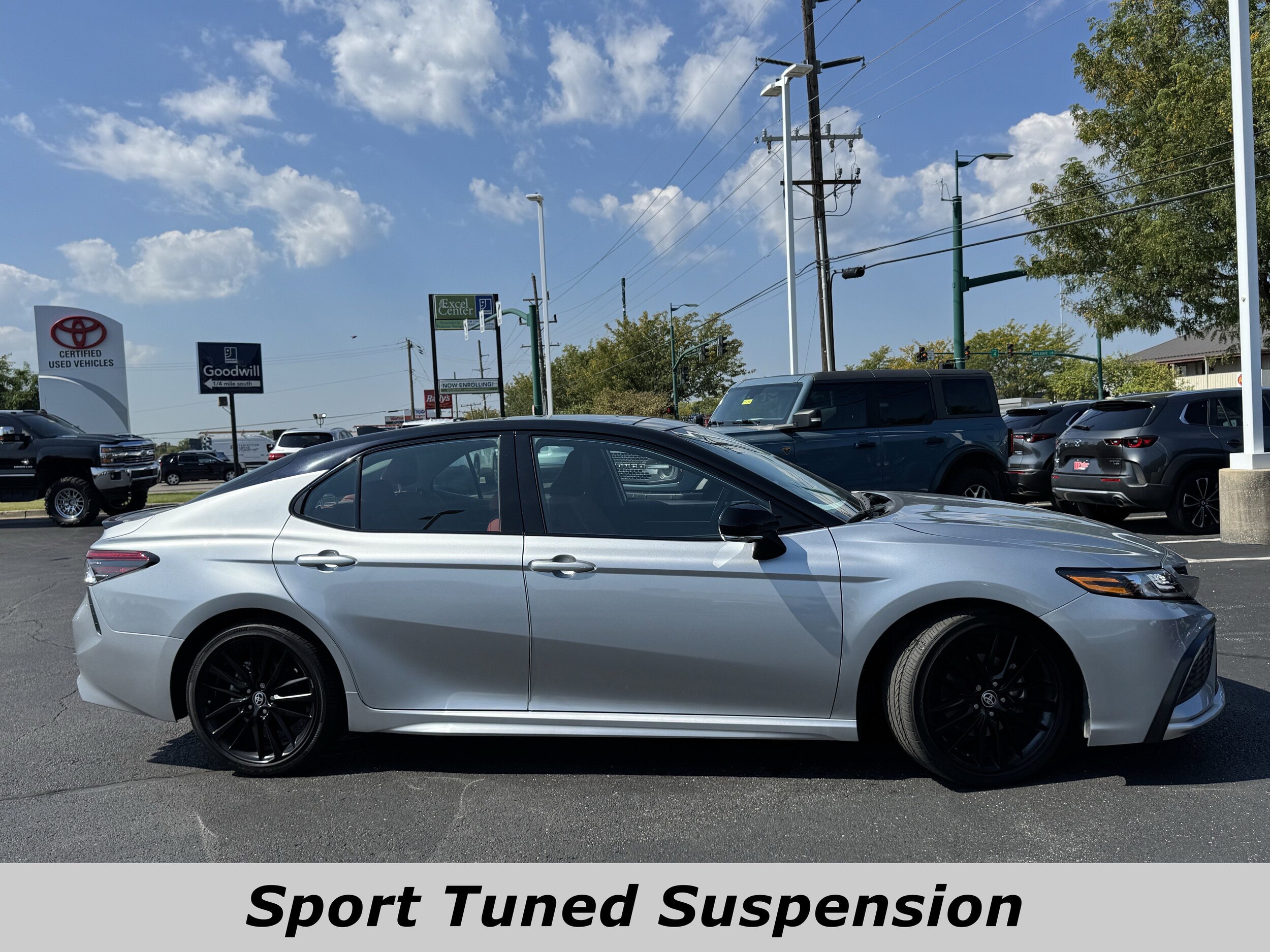 2023 Toyota Camry XSE V6 photo 2