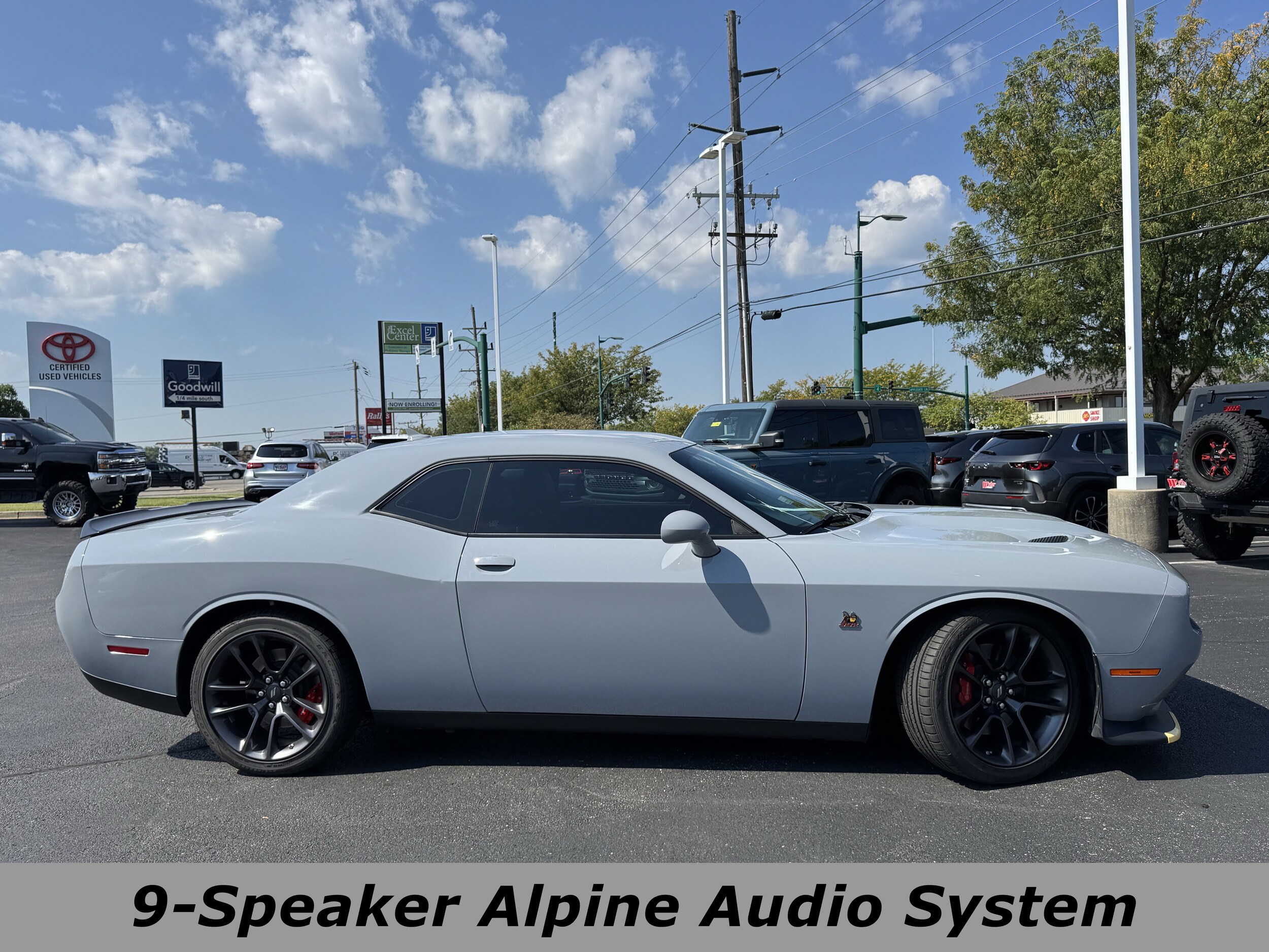 2022 Dodge Challenger R/T Scat Pack photo 2