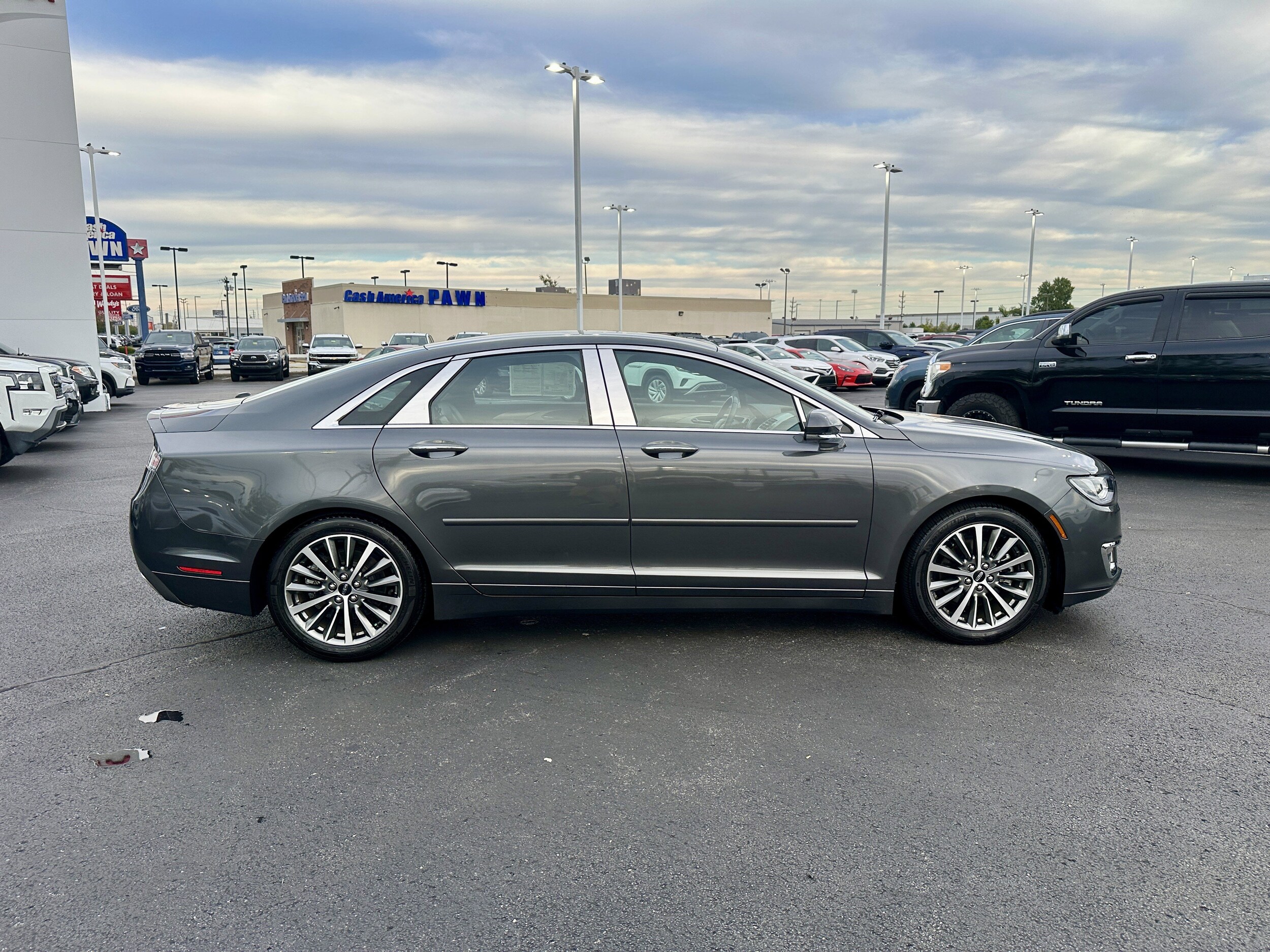 2020 Lincoln MKZ Standard photo 2