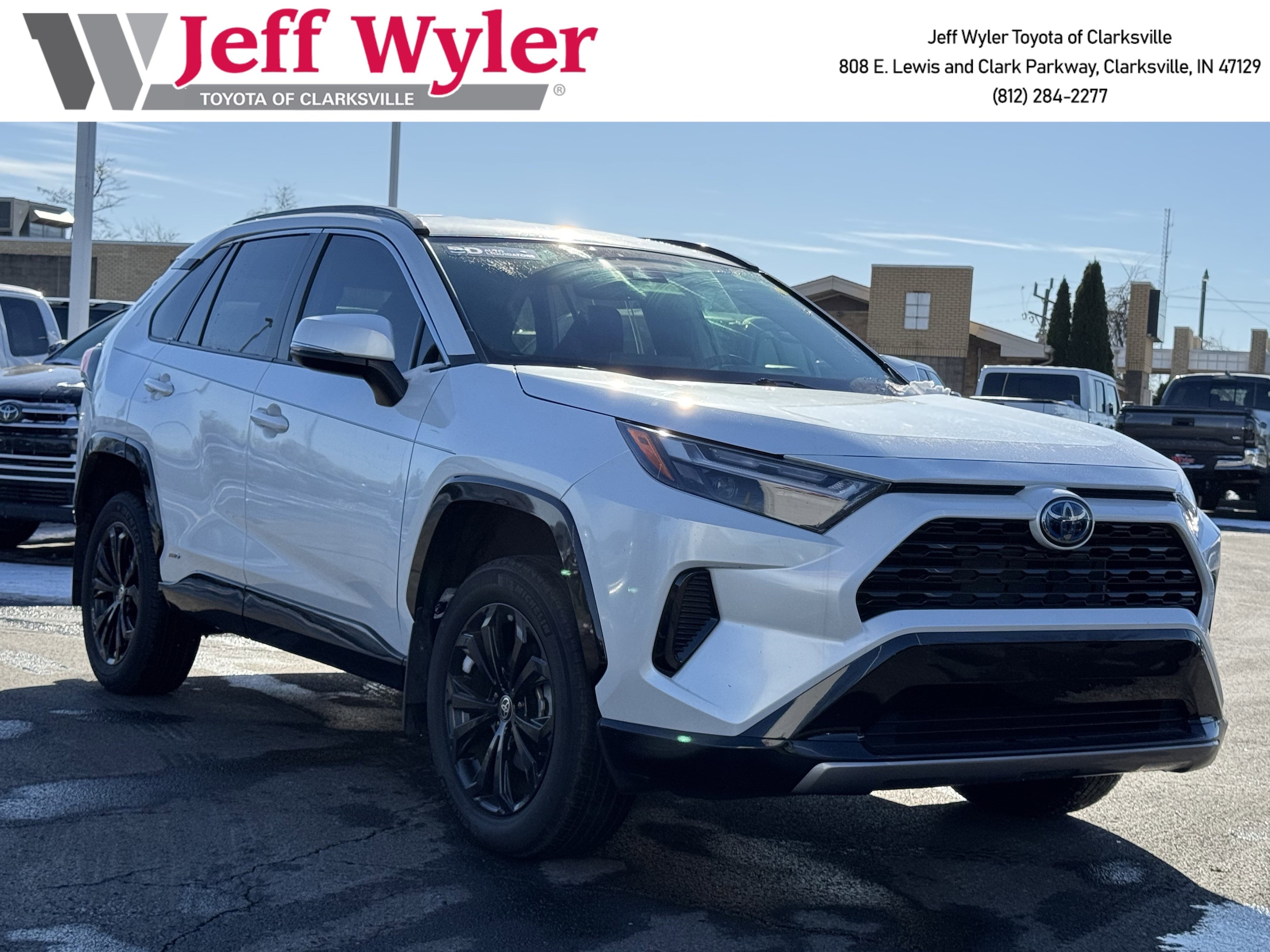 2024 Toyota RAV4 SE's photo