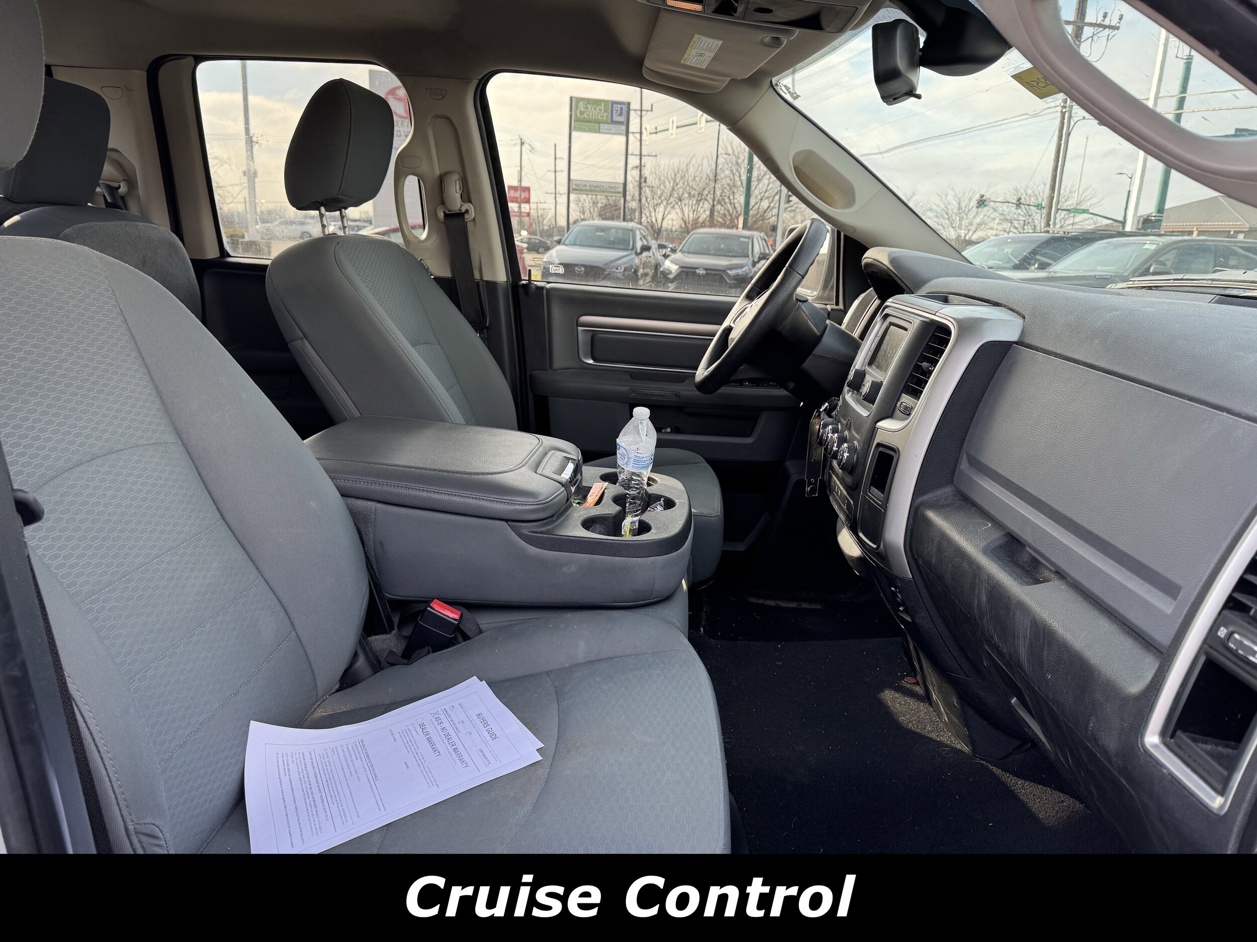 2016 Ram 1500 SLT photo 4