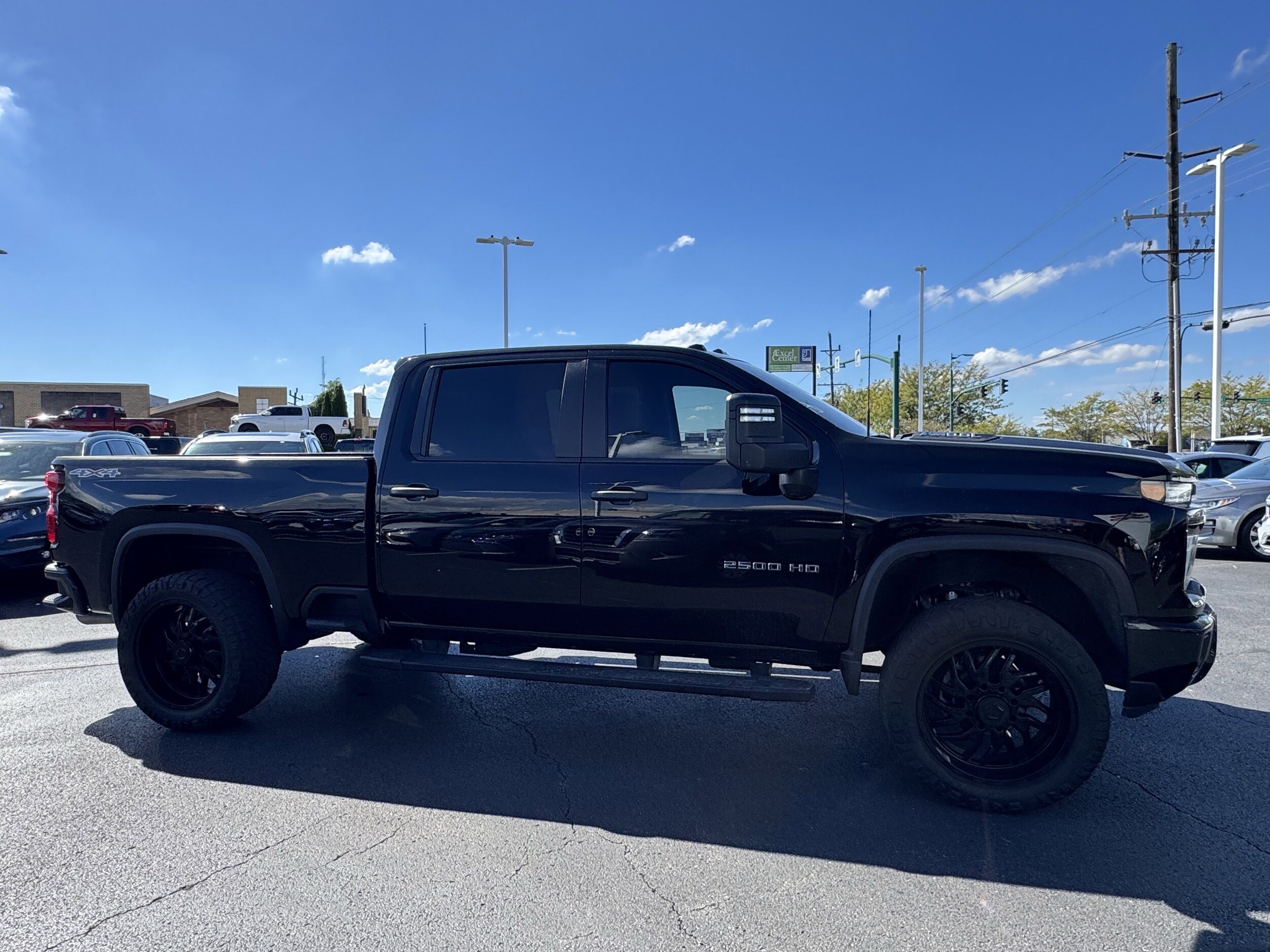 2024 Chevrolet Silverado 2500HD Custom photo 2