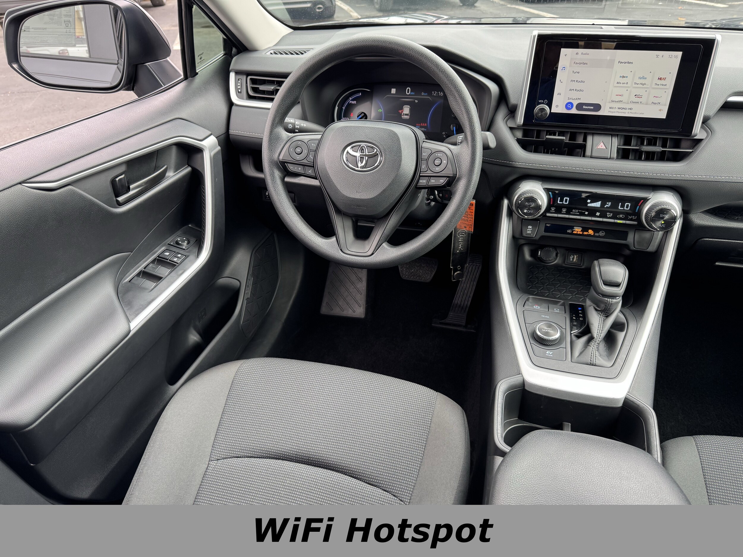 2024 Toyota RAV4 Hybrid LE photo 4