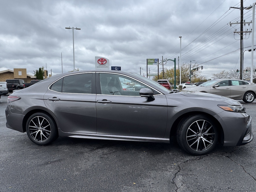 Used 2024 Toyota Camry SE Sedan