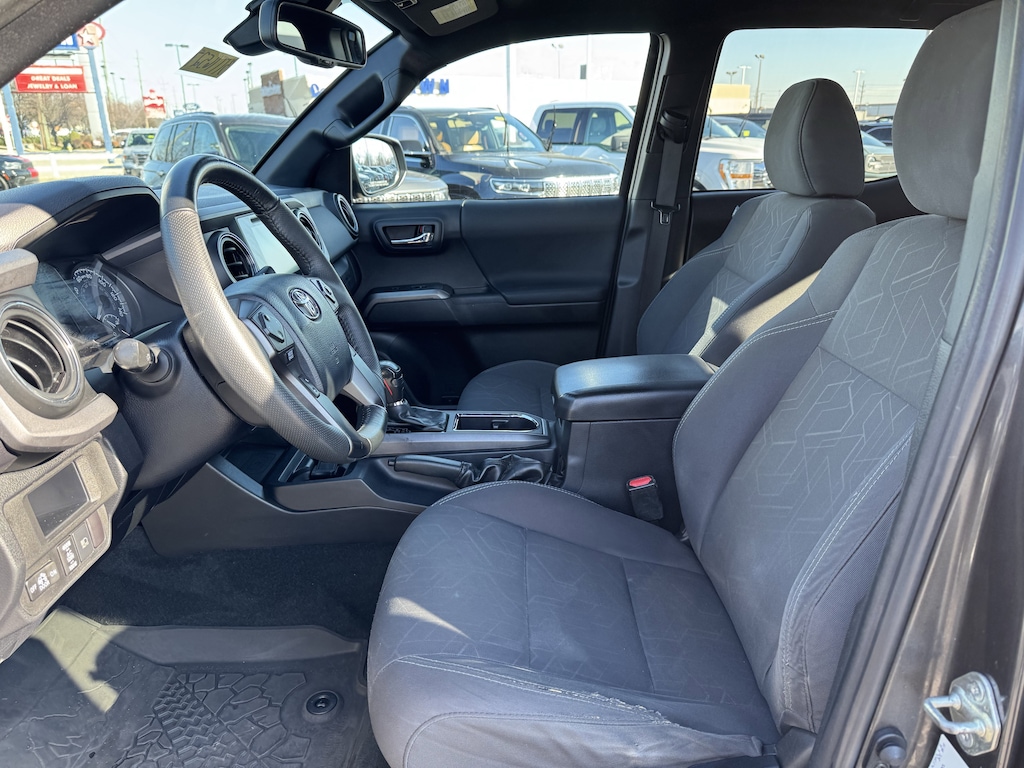 Used 2018 Toyota Tacoma Truck Double Cab