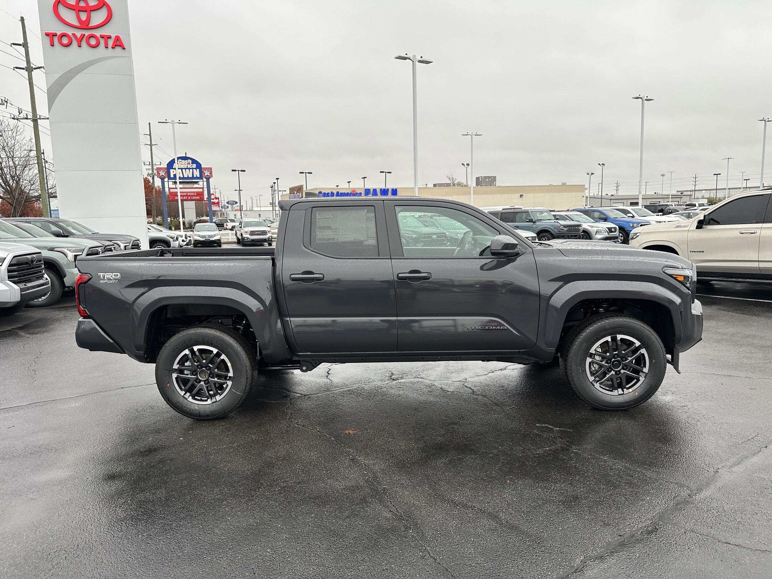 2025 Toyota Tacoma TRD Sport Double Cab photo 3