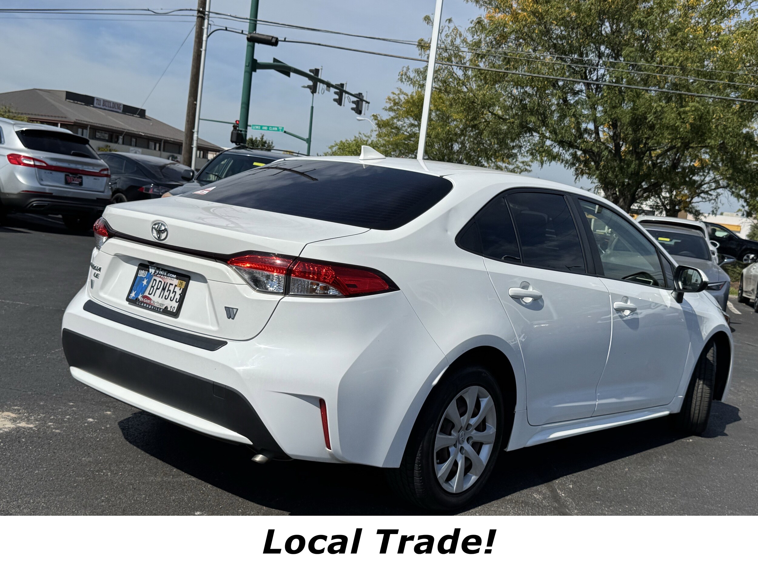 2020 Toyota Corolla LE photo 2