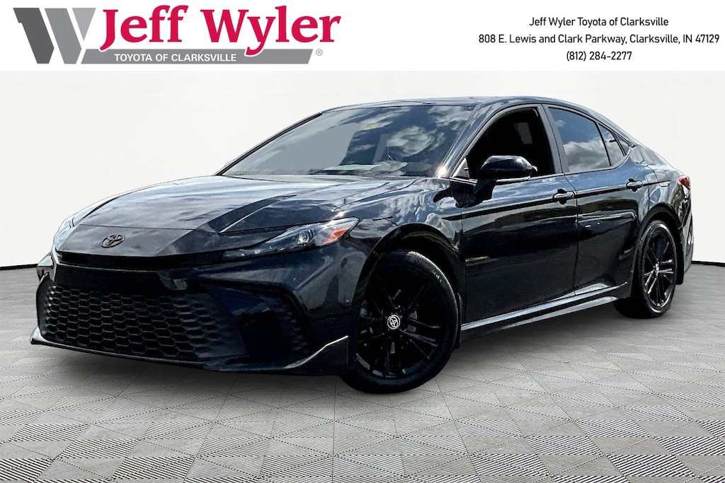 Used 2025 Toyota Camry SE Sedan