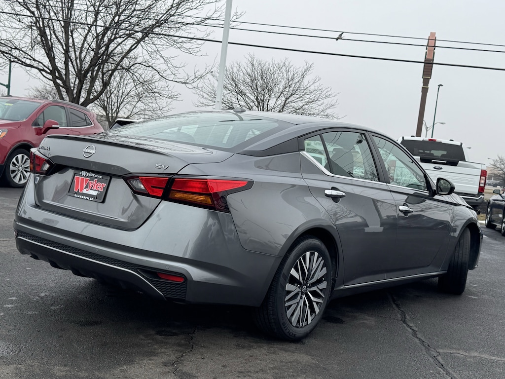 Used 2024 Nissan Altima 2.5 SV Sedan