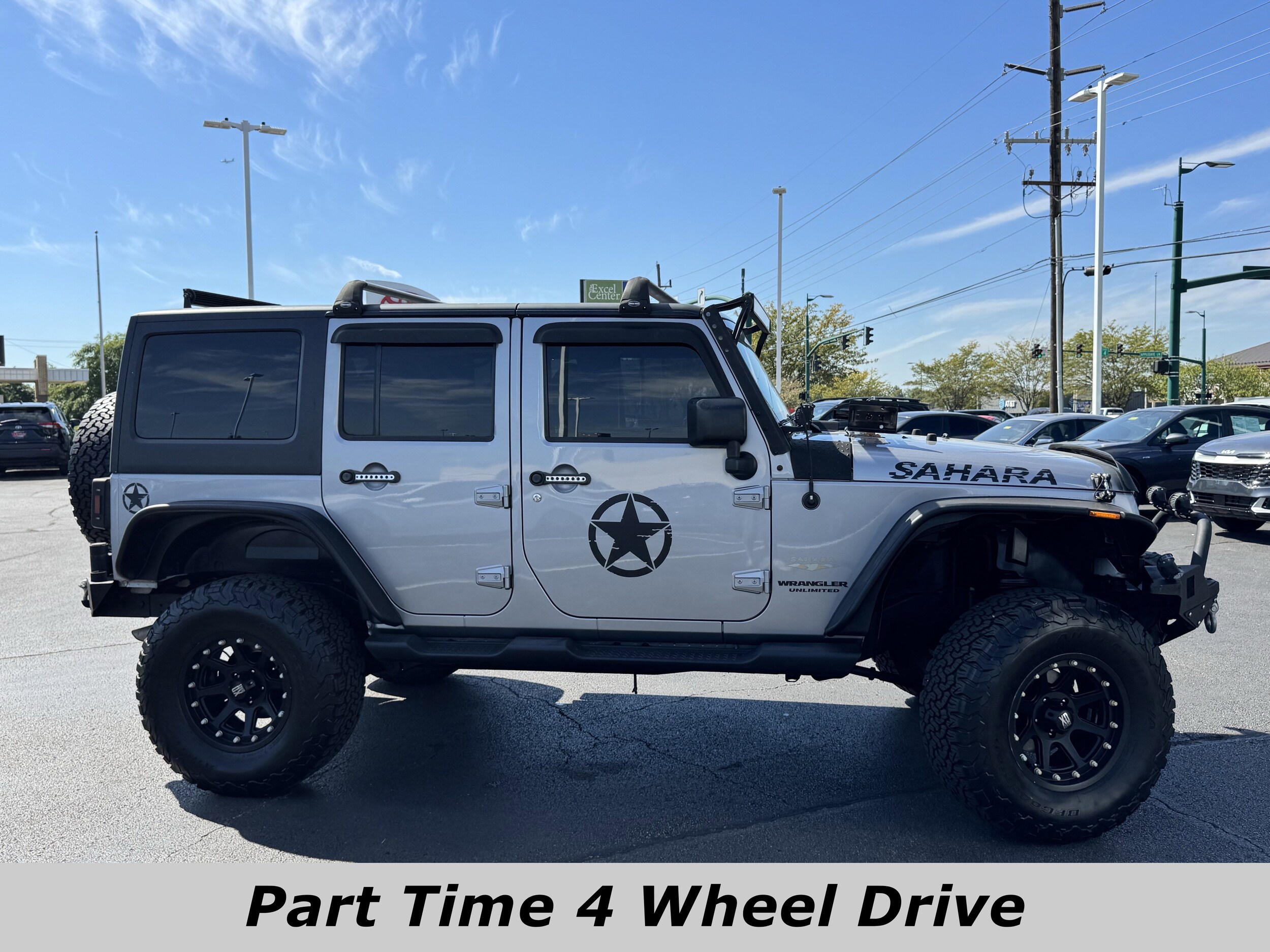 2014 Jeep Wrangler Unlimited Sahara photo 2