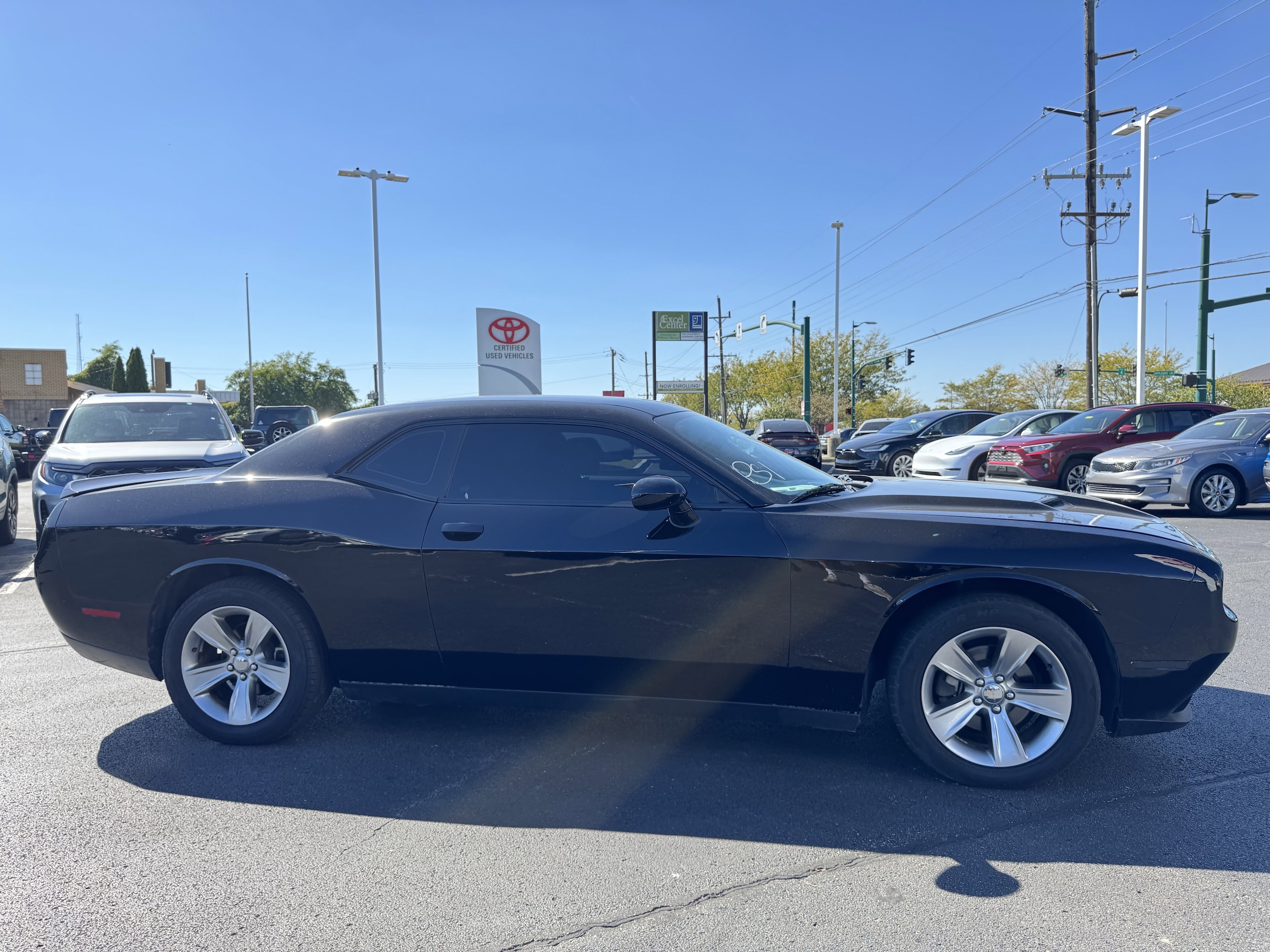 2021 Dodge Challenger SXT photo 2