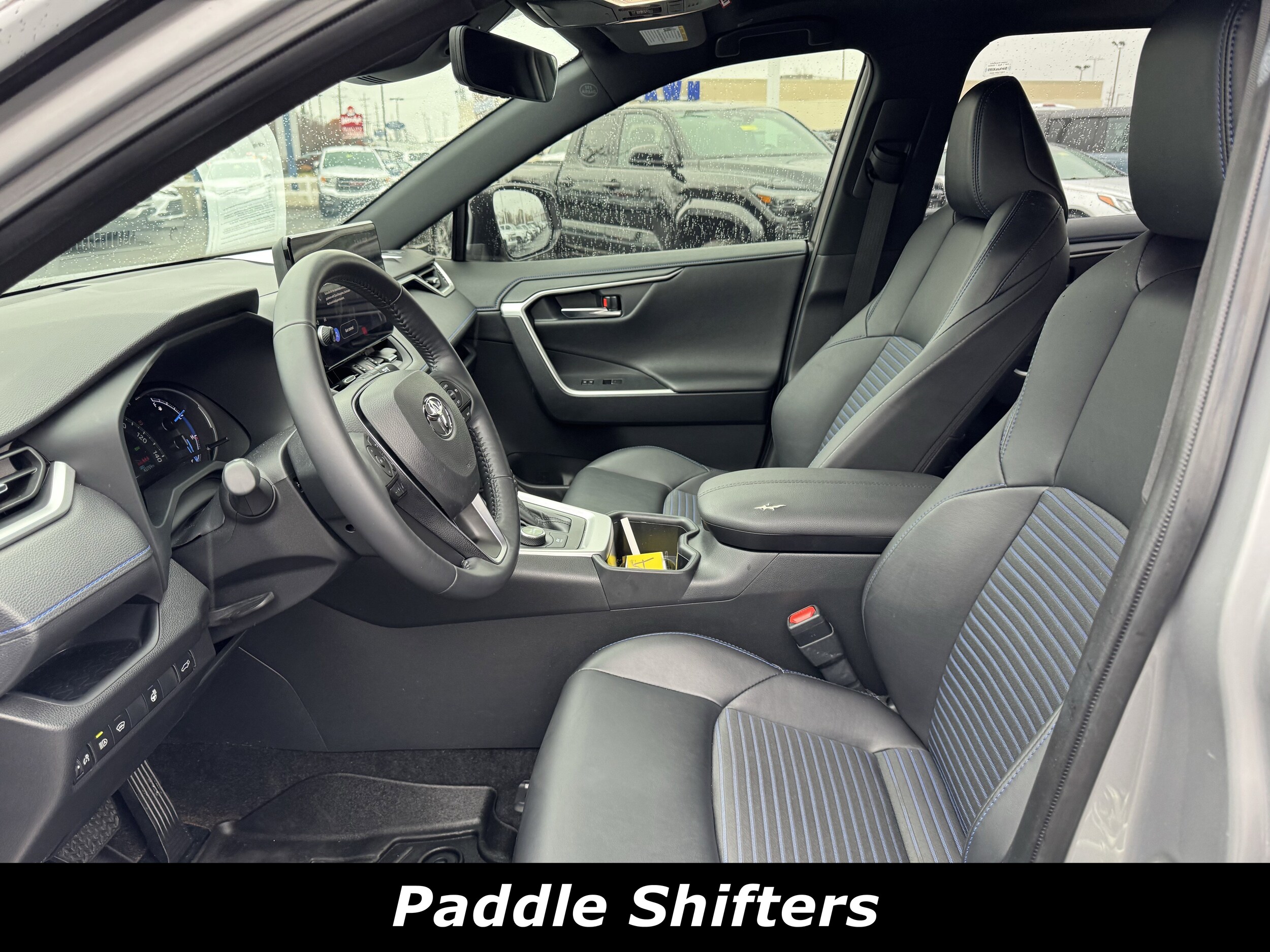 2023 Toyota RAV4 Hybrid XSE photo 3