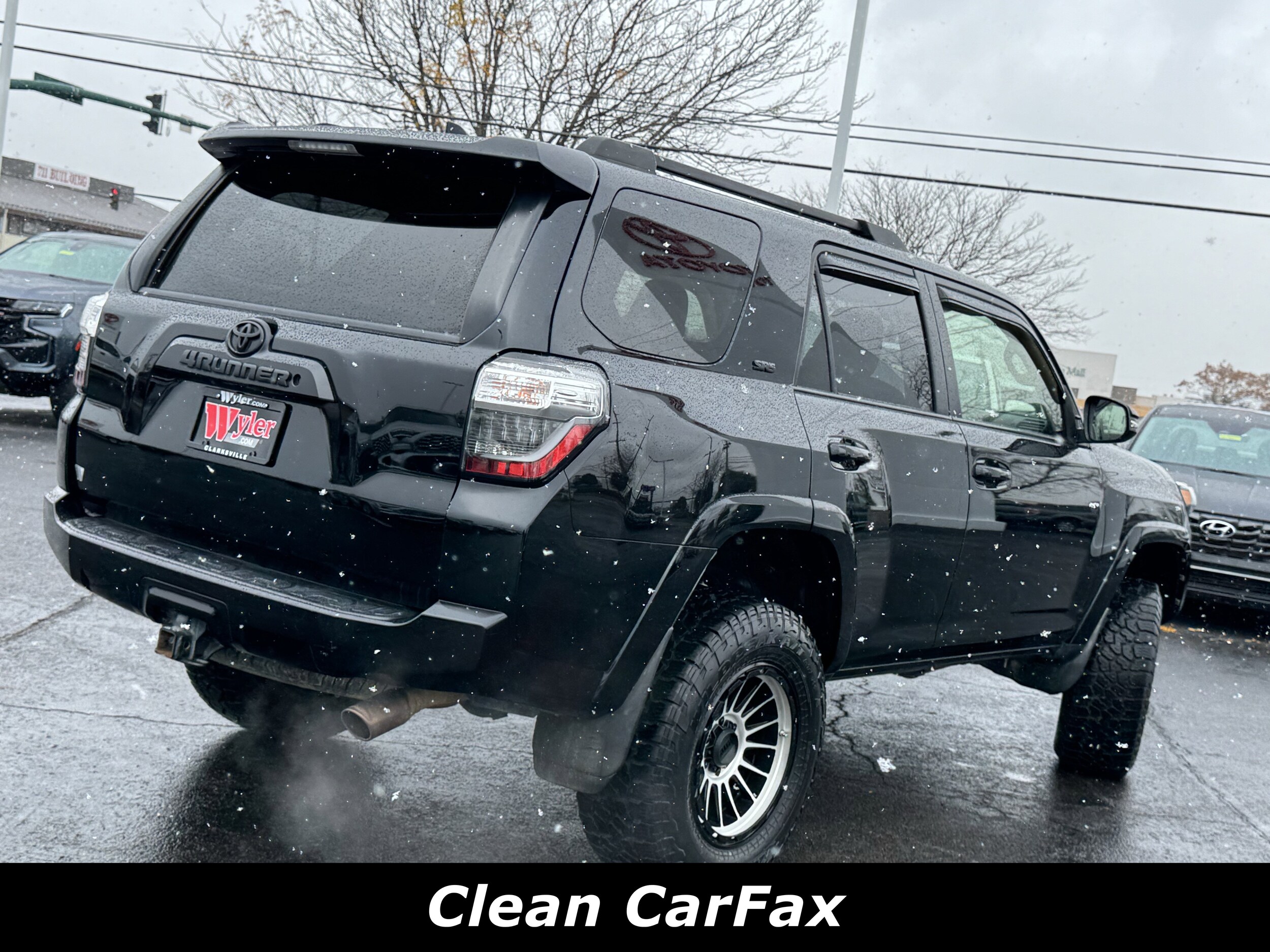 2018 Toyota 4Runner SR5 Premium photo 2