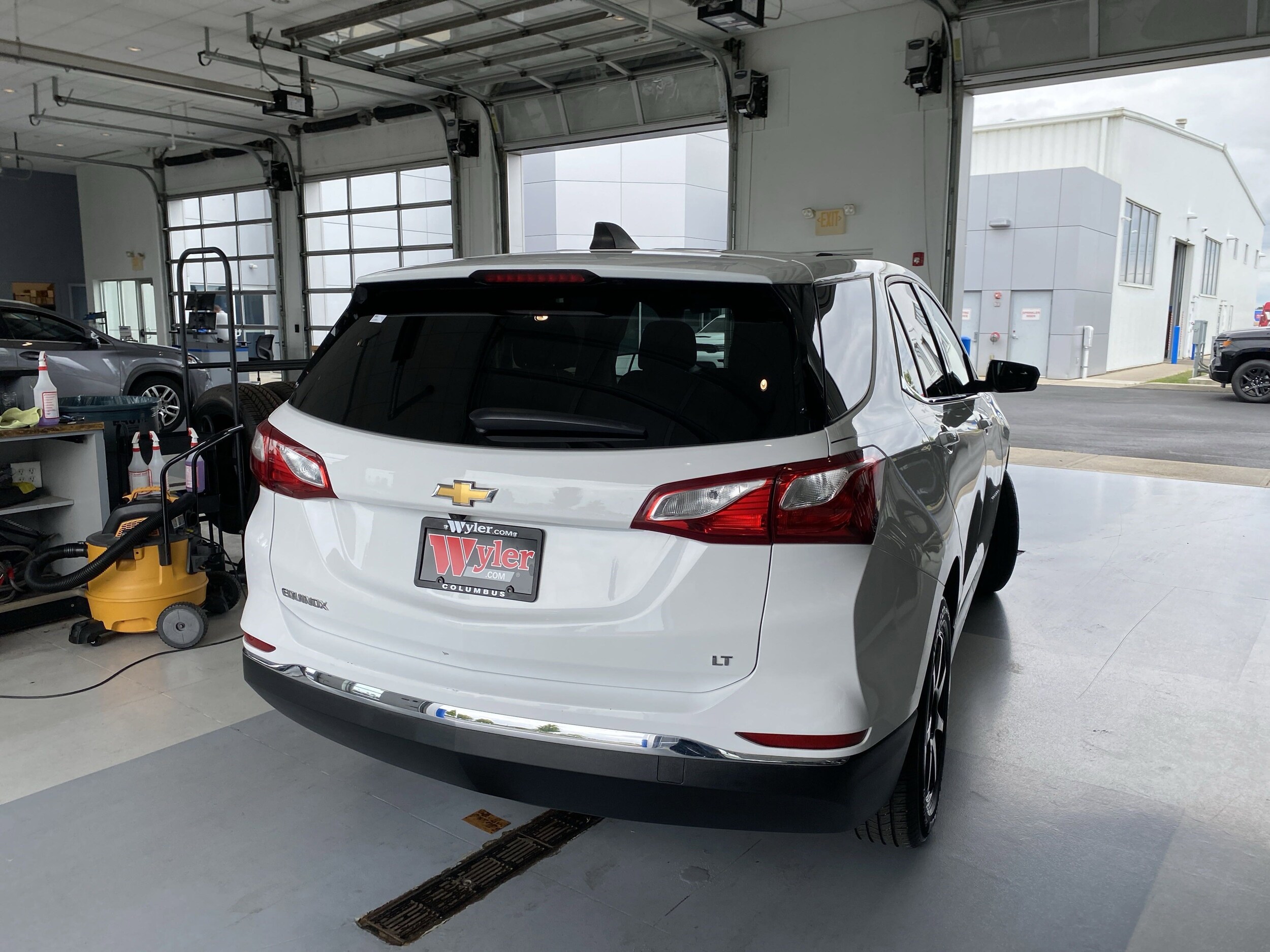 2019 Chevrolet Equinox LT photo 3