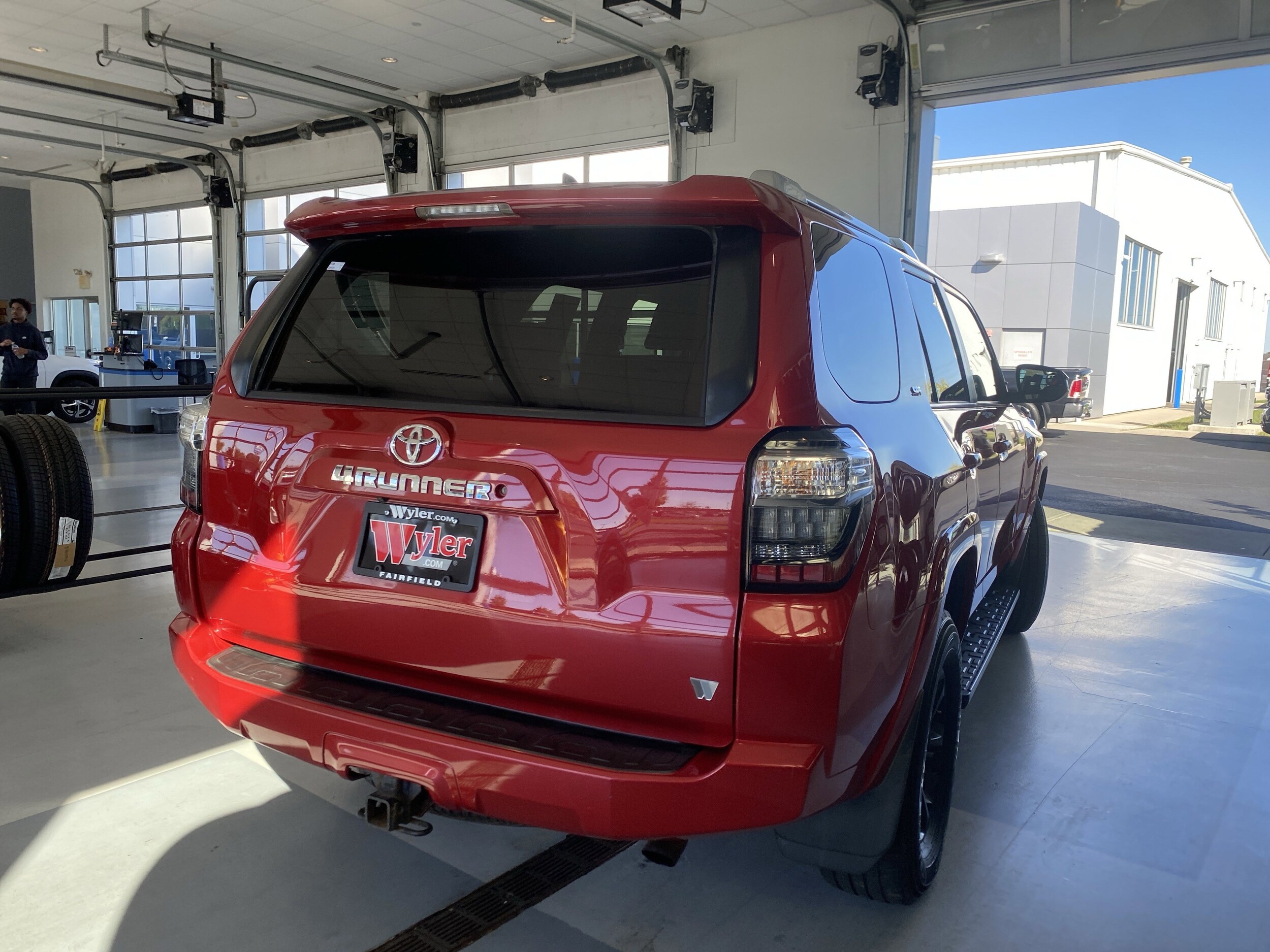 2016 Toyota 4Runner 4WD V6 SR5 photo 4