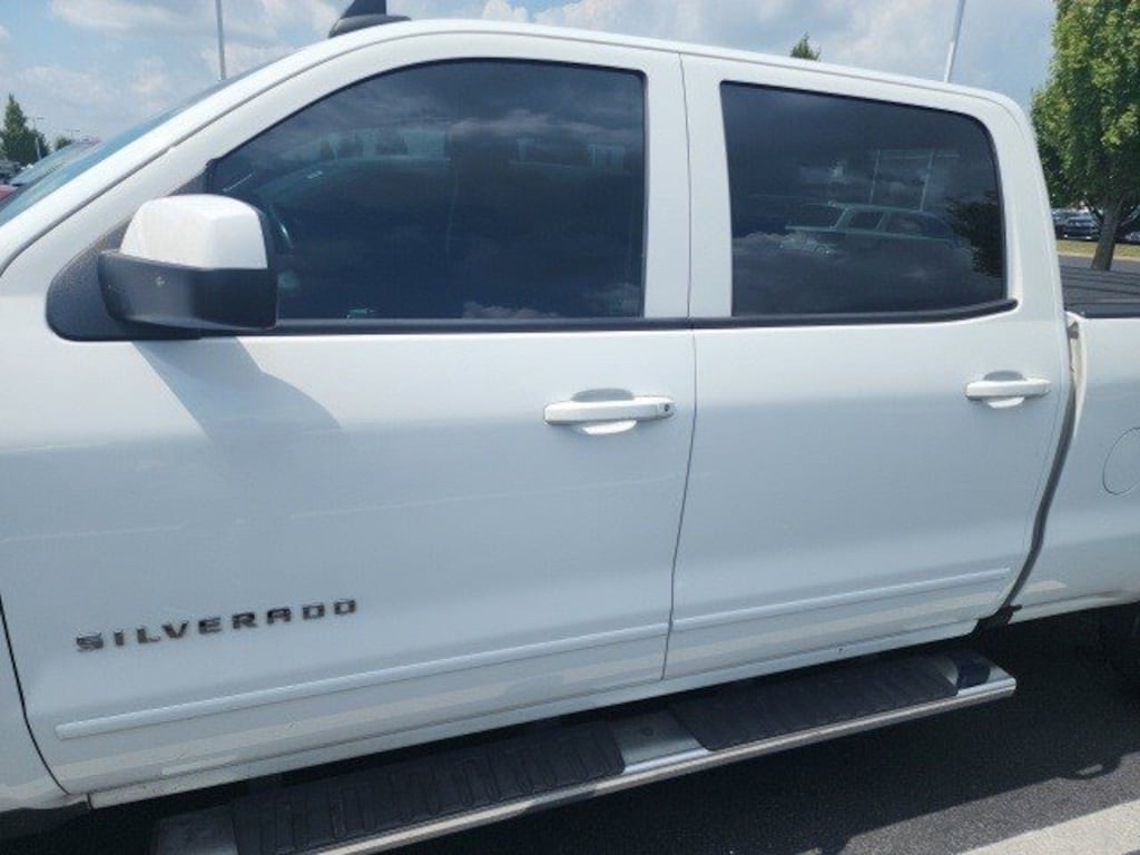 Used 2018 Chevrolet Silverado 1500 4WD Crew Cab 153.0 LT w/1LT Truck Crew Cab