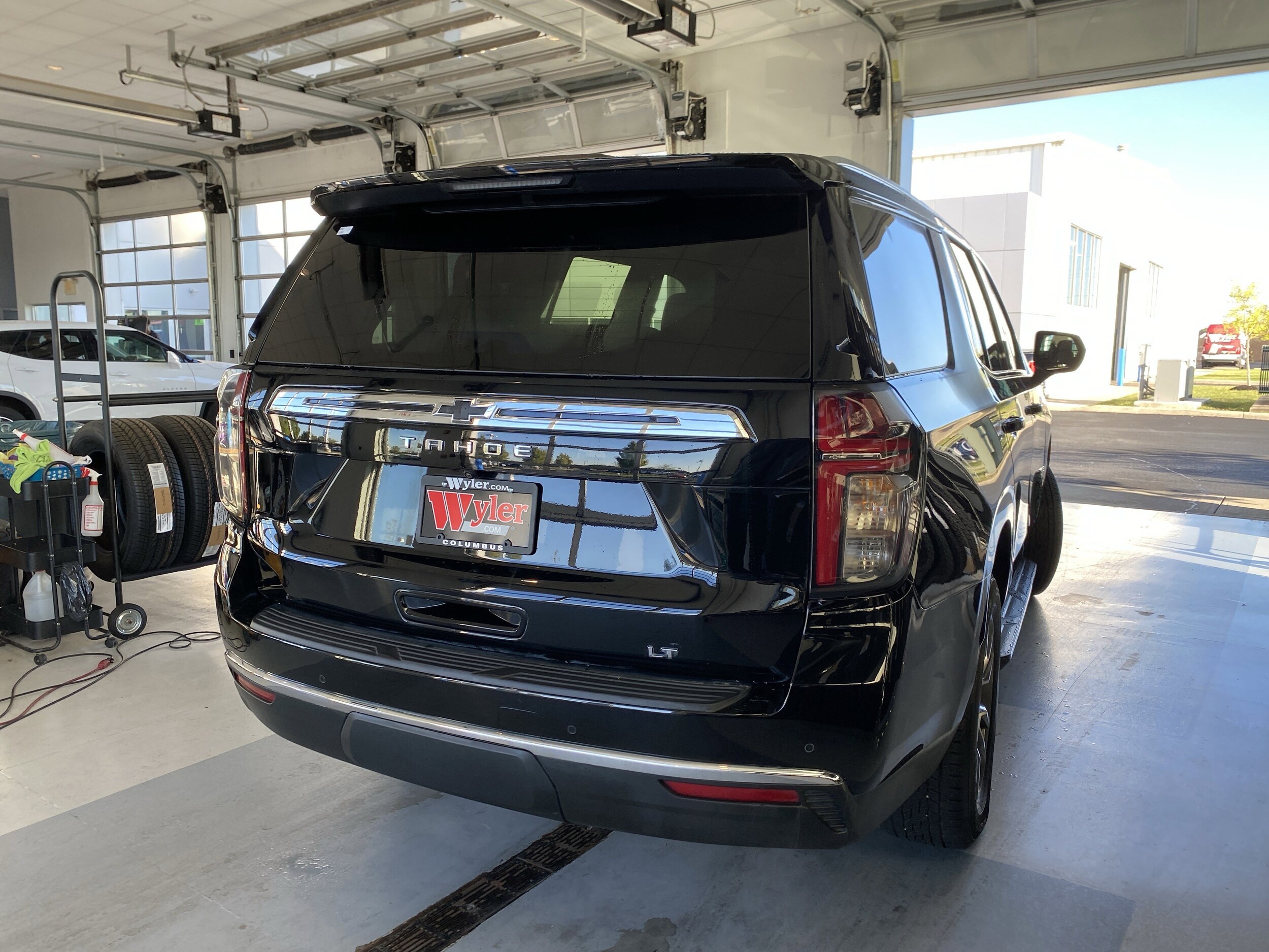 2021 Chevrolet Tahoe LT photo 3