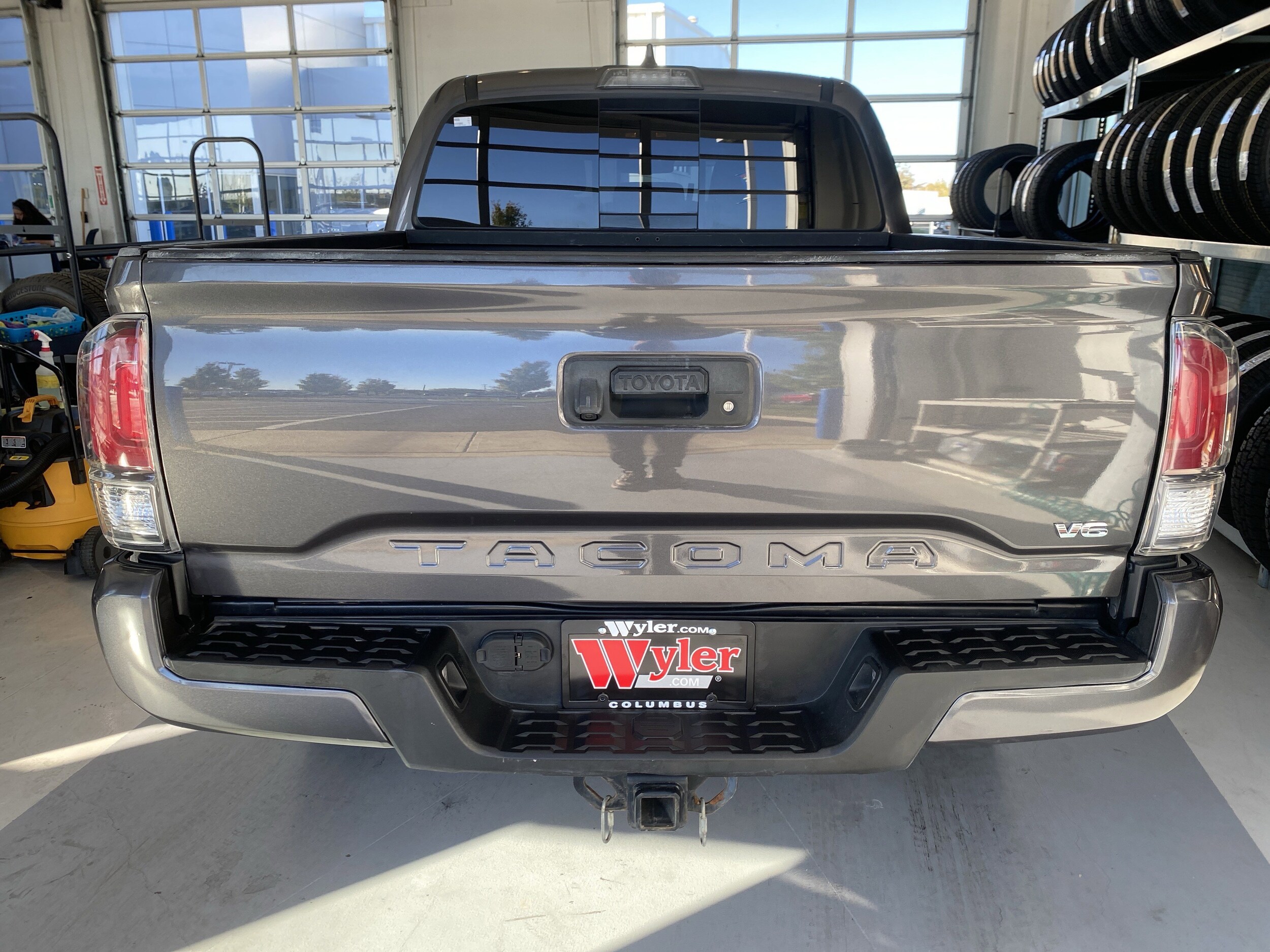 2020 Toyota Tacoma TRD Sport V6 4x4 photo 4