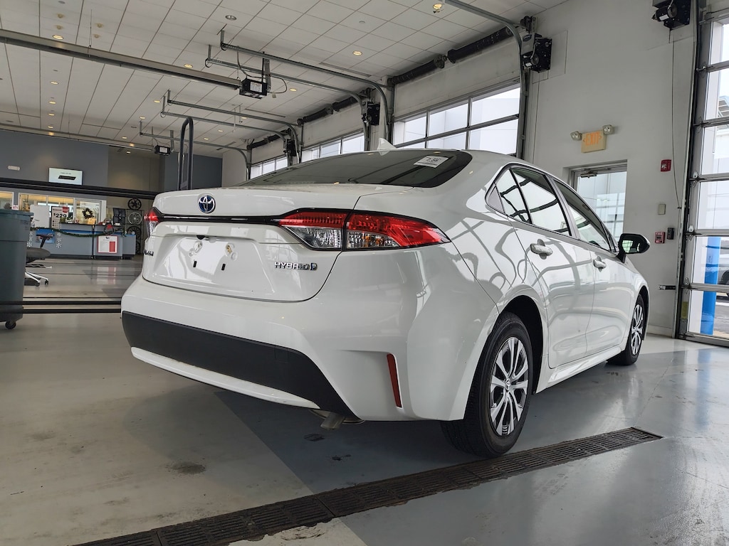 Used 2022 Toyota Corolla Hybrid LE CVT Sedan