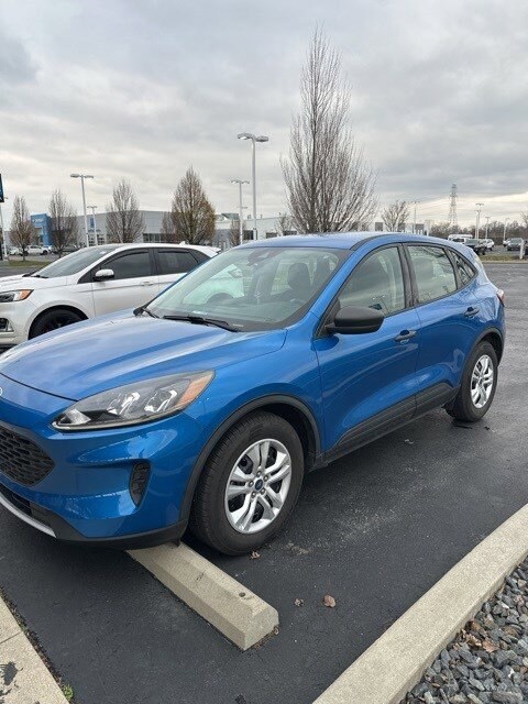 2020 Ford Escape S photo 2