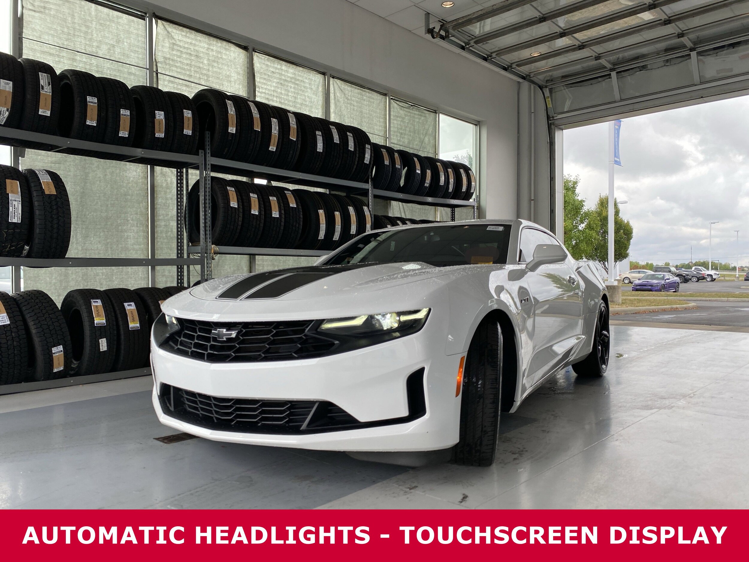 2021 Chevrolet Camaro LT1 photo 2