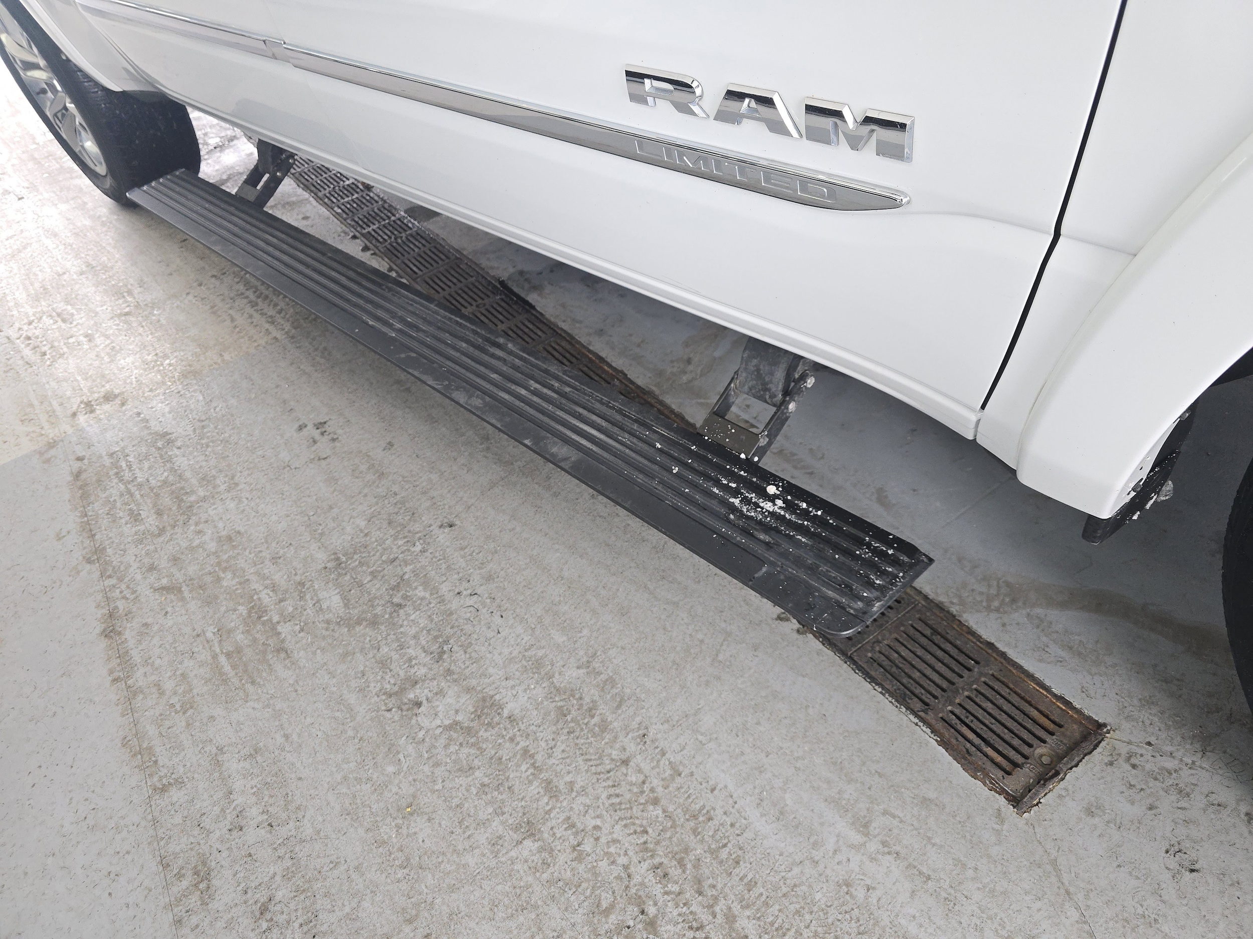 2023 RAM Ram 1500 Pickup Limited - Photo 16