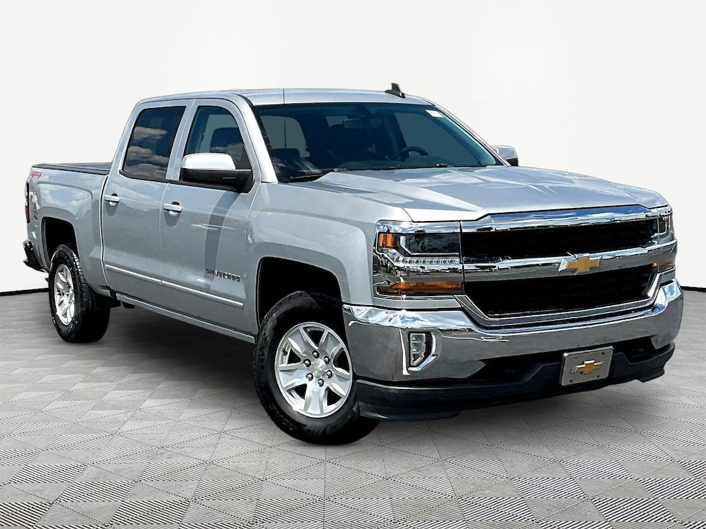 Used 2018 Chevrolet Silverado 1500 4WD Crew Cab 143.5 LT w/1LT Truck Crew Cab