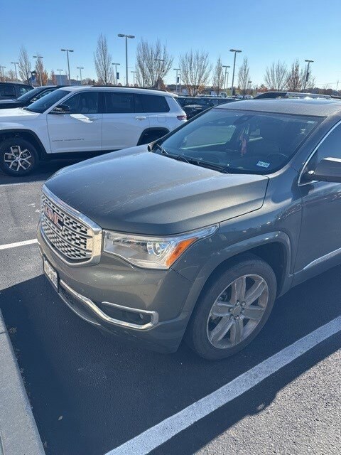 2017 Gmc Acadia Denali photo 2