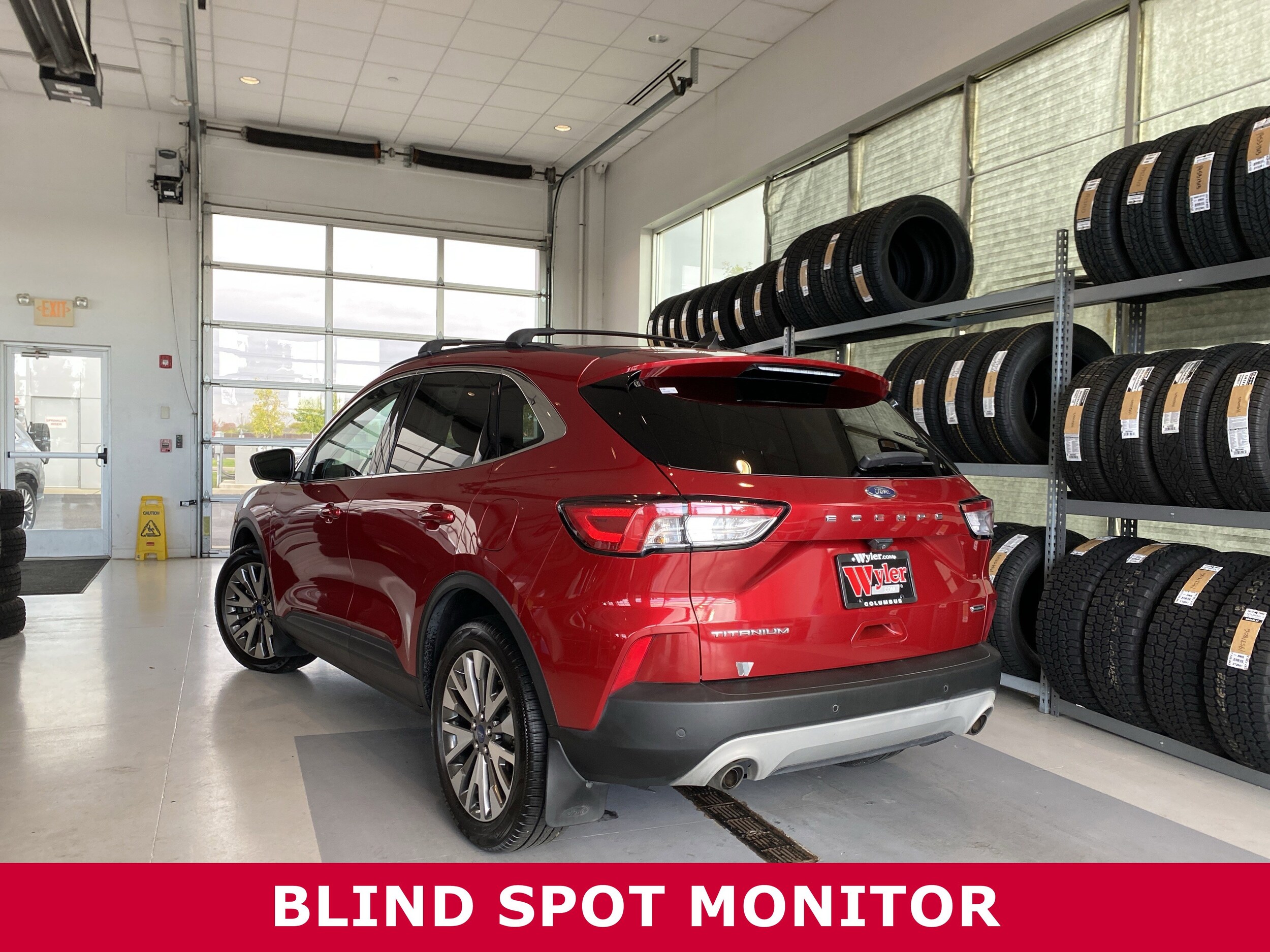 2022 Ford Escape Titanium Hybrid photo 3