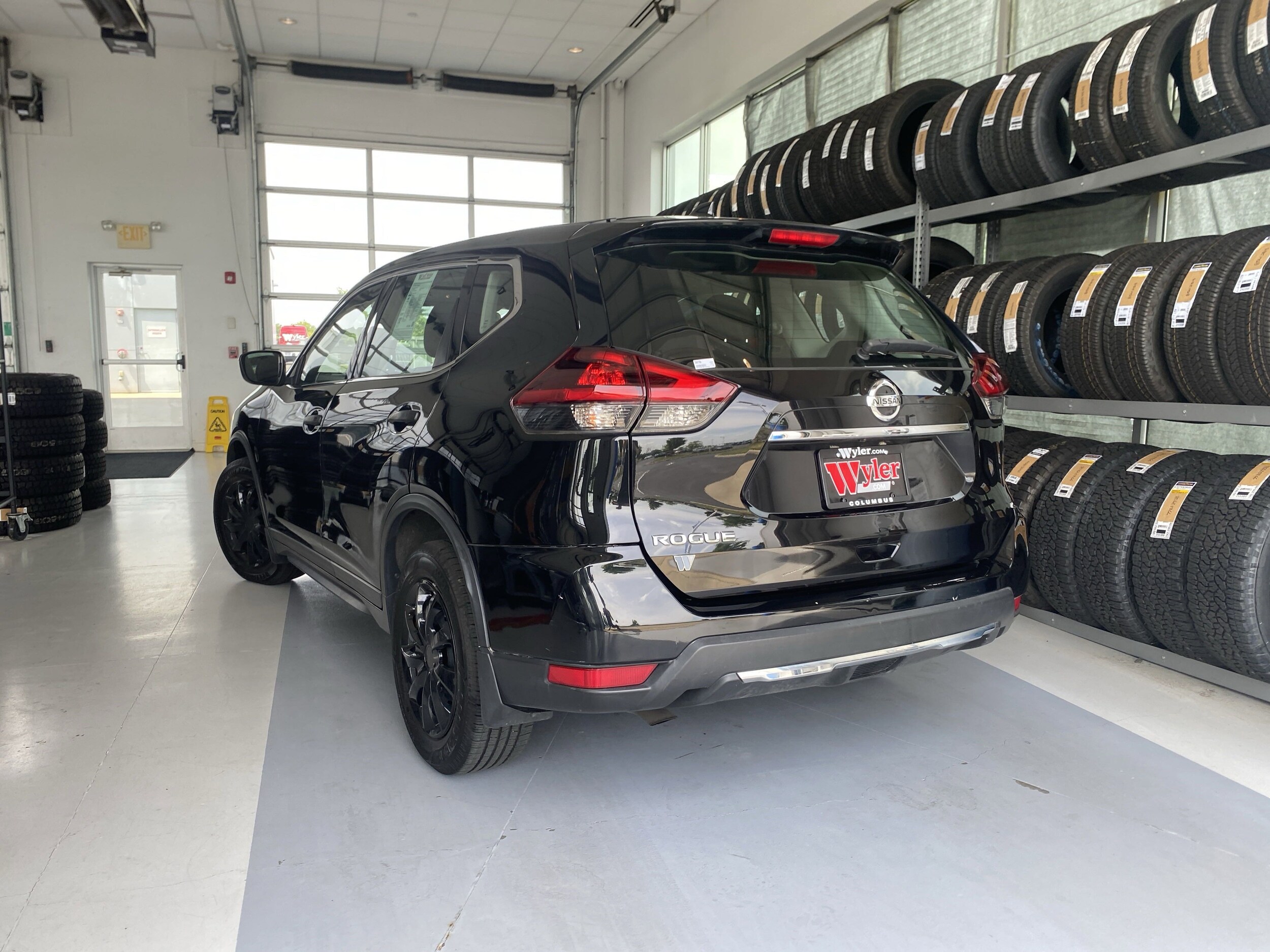 2019 Nissan Rogue S photo 3