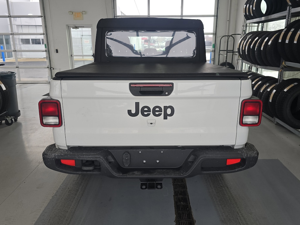 Used 2023 Jeep Gladiator Sport 4x4 Truck Crew Cab