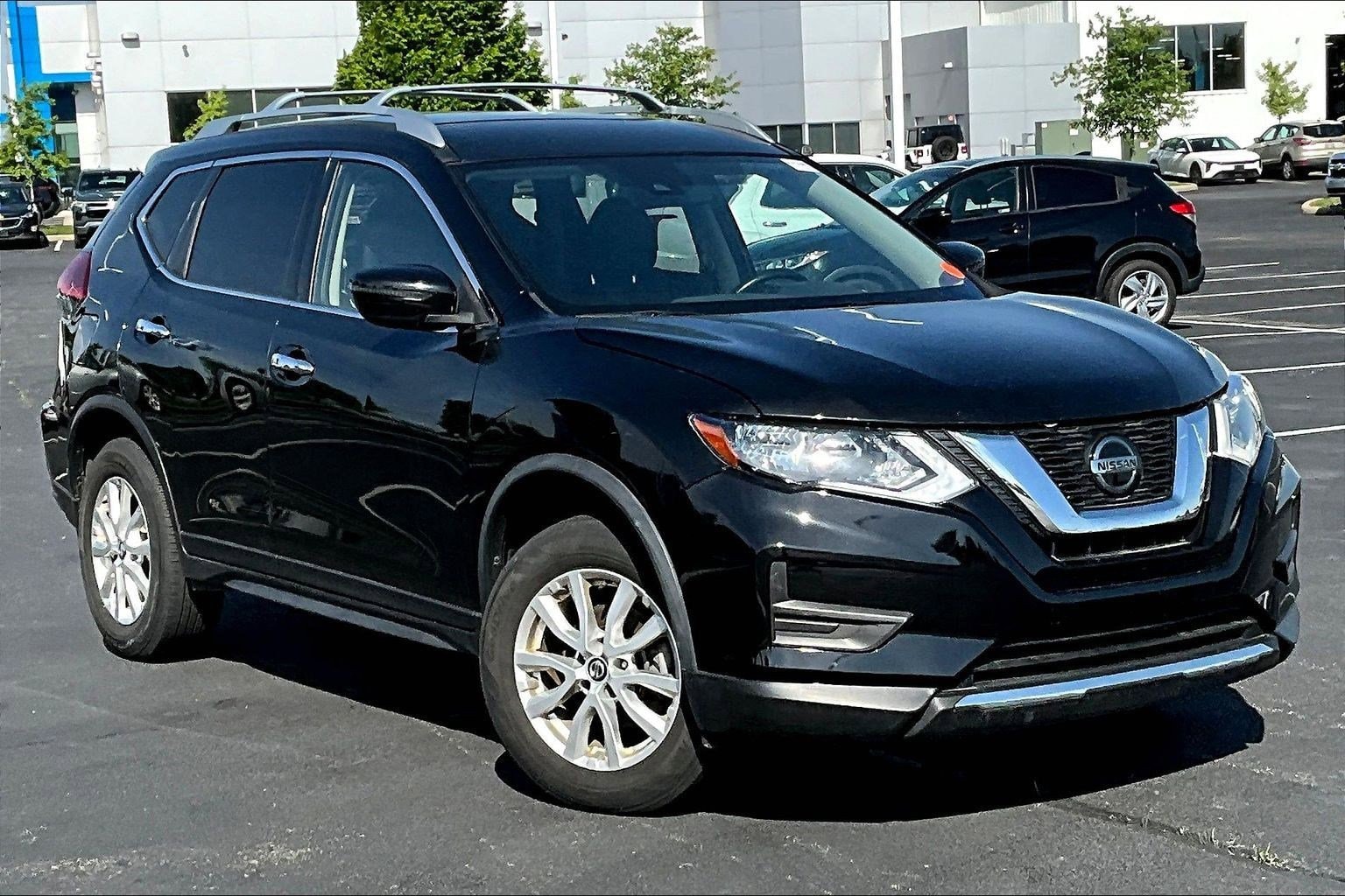 Used 2020 Nissan Rogue SV with VIN JN8AT2MV8LW137240 for sale in Canal Winchester, OH