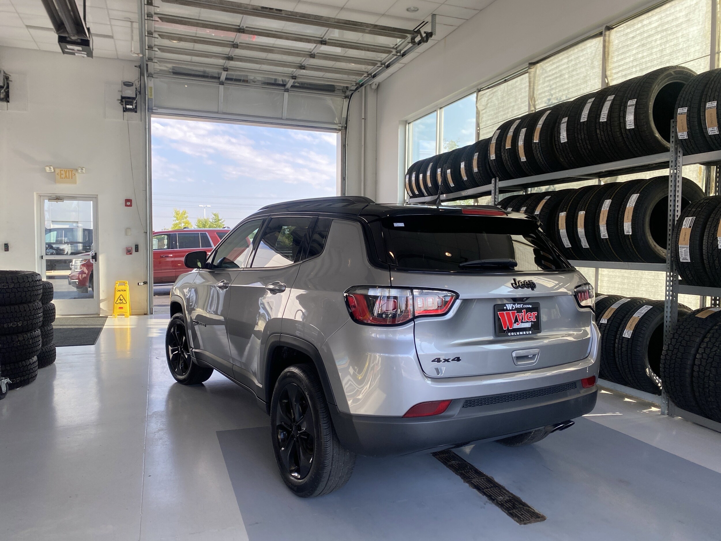 2020 Jeep Compass Altitude photo 2
