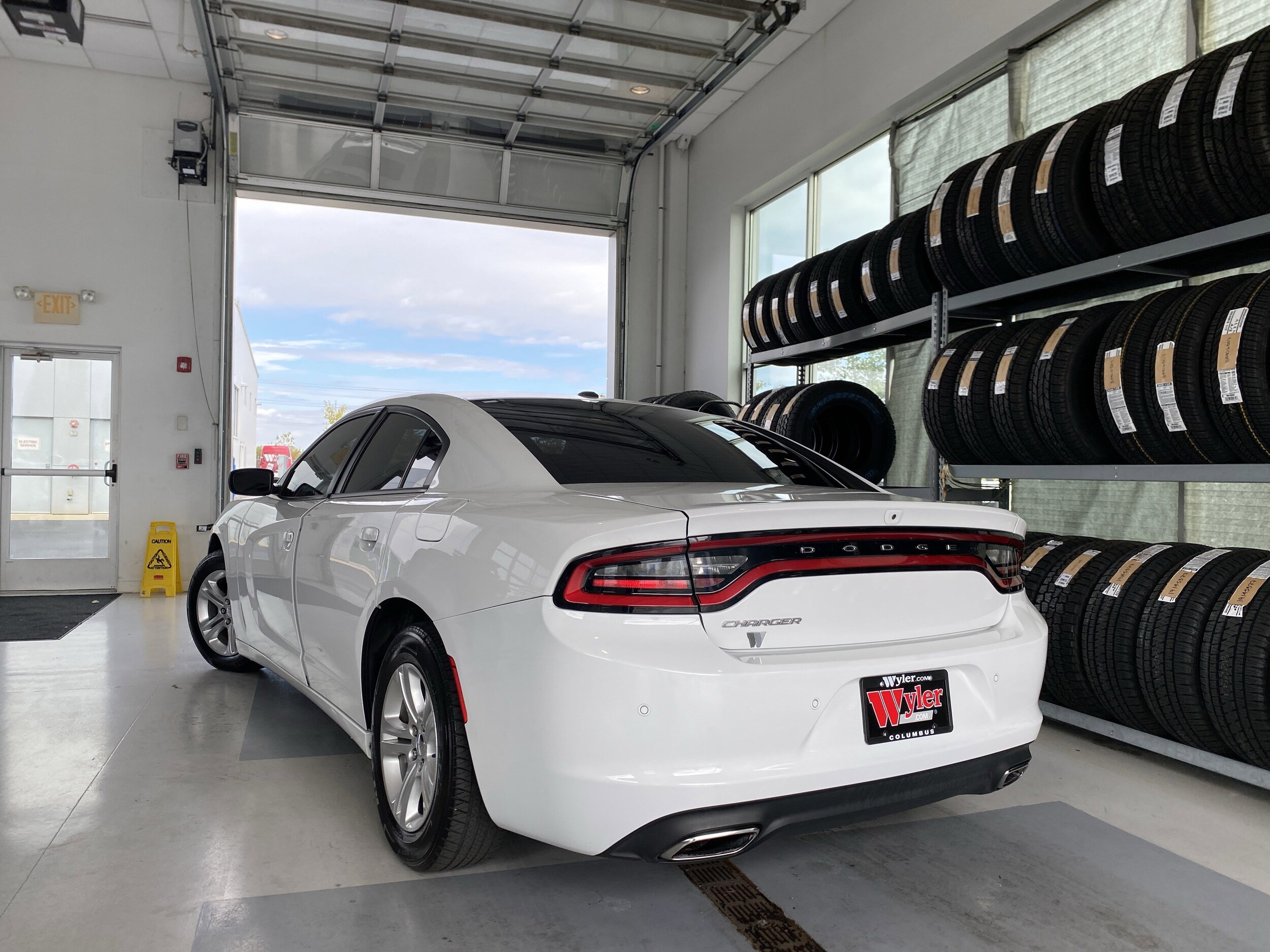 2020 Dodge Charger SXT photo 3