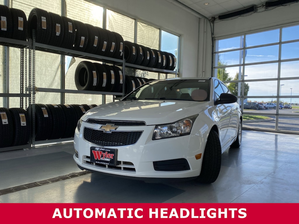 Used 2014 Chevrolet Cruze 4dr Sdn Auto LS Sedan