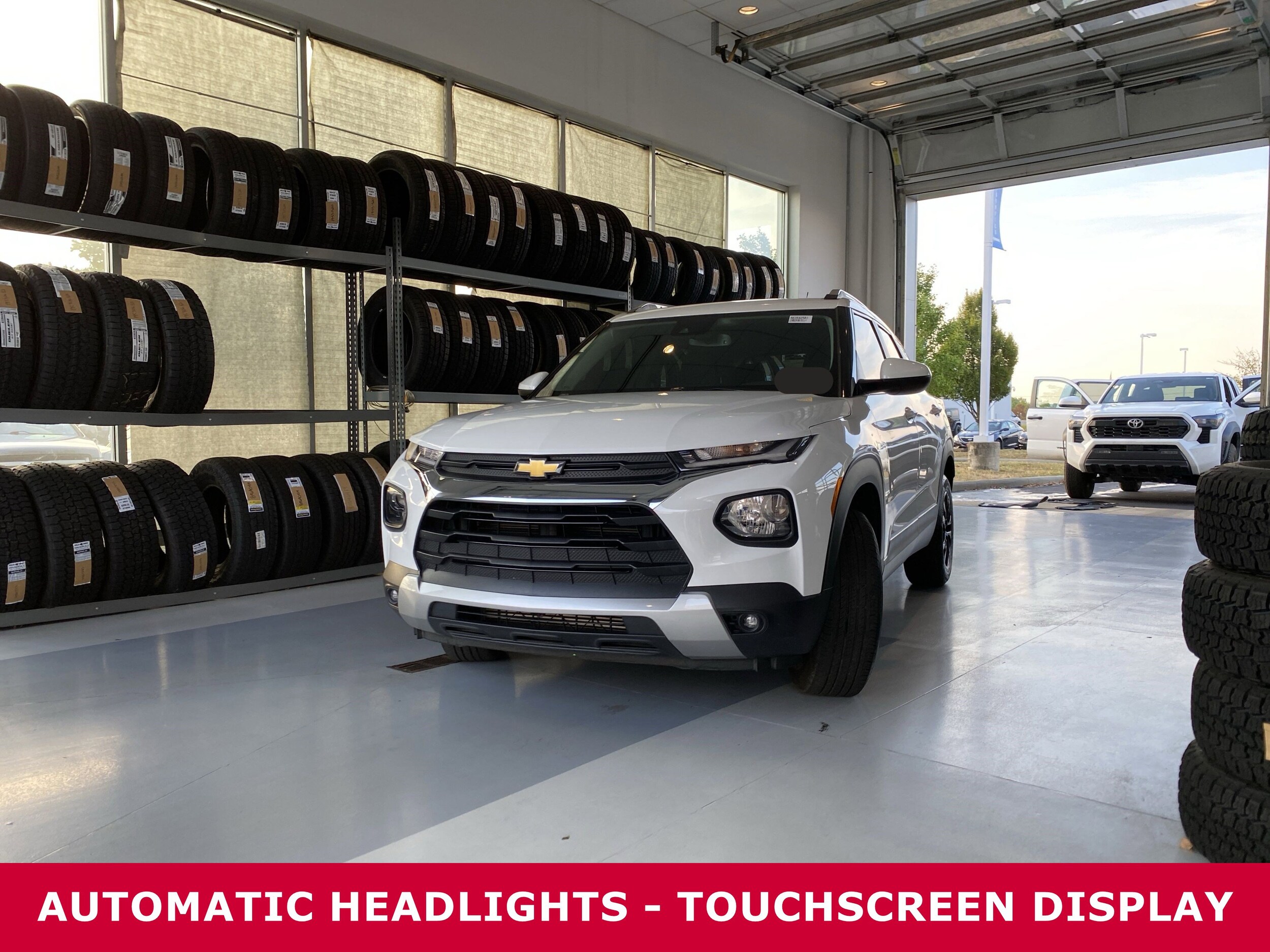 2022 Chevrolet Trailblazer LT photo 2