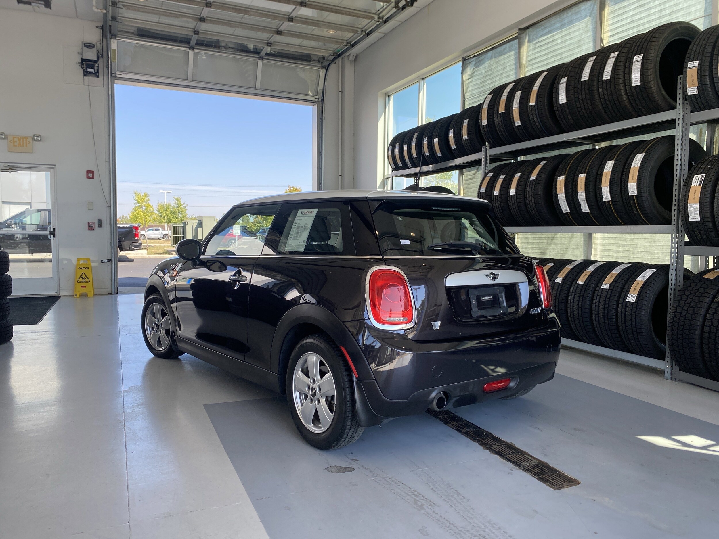 2015 Mini Cooper Hardtop 2 Door photo 2
