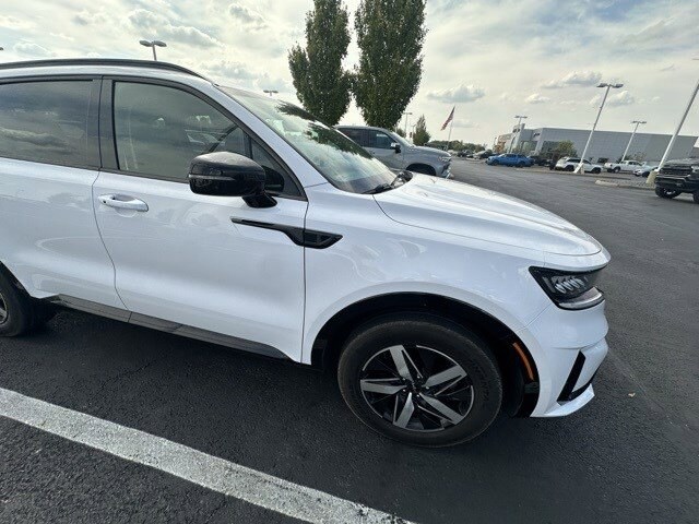 2022 Kia Sorento S photo 4
