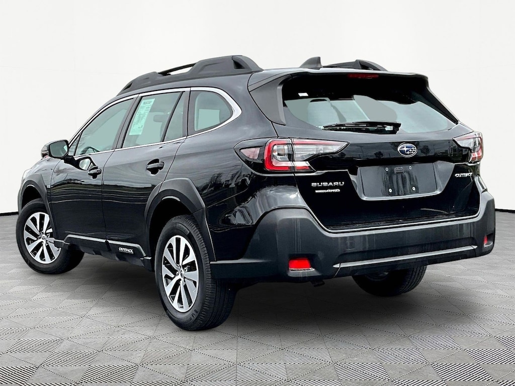 Used 2023 Subaru Outback CVT SUV