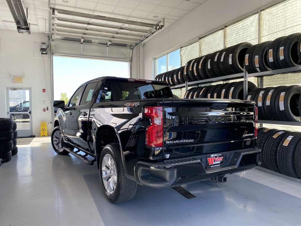 Used 2022 Chevrolet Silverado 1500 4WD Crew Cab 147 Custom Truck Crew Cab