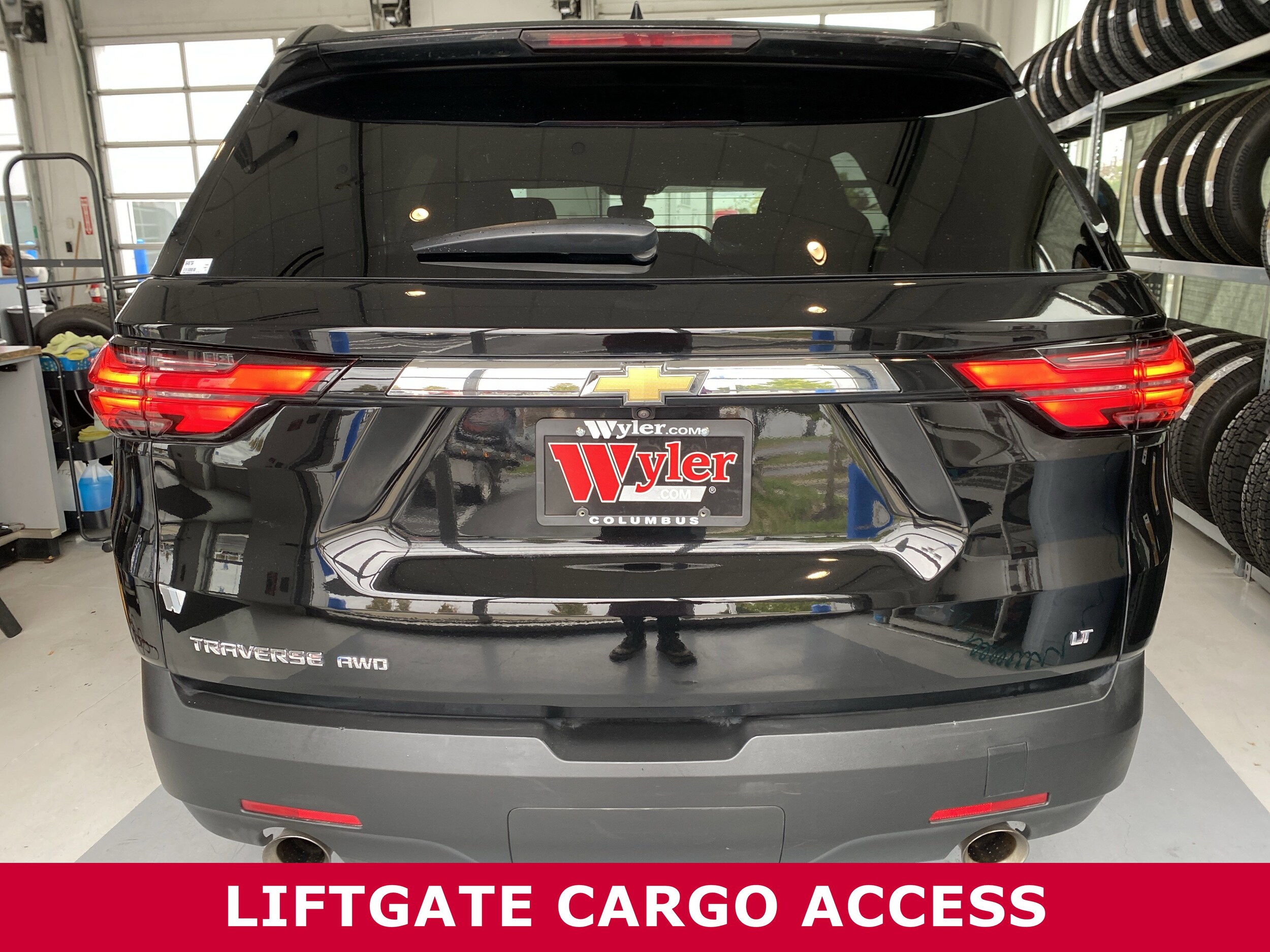 2023 Chevrolet Traverse Cloth 1LT photo 3