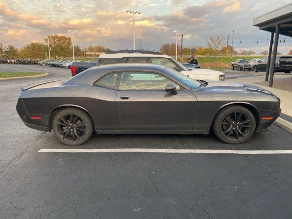 Used 2016 Dodge Challenger 2dr Cpe SXT Plus Coupe